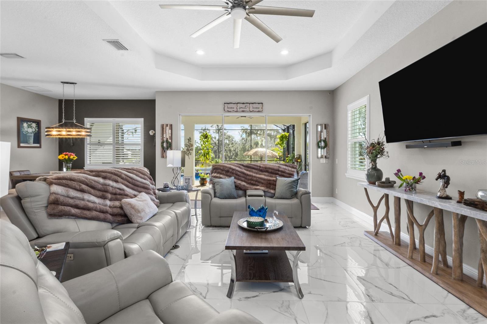 Image 6 of 39 For 13732 Old Creek Court