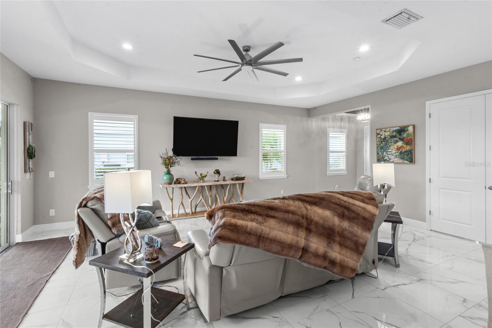 Image 8 of 39 For 13732 Old Creek Court