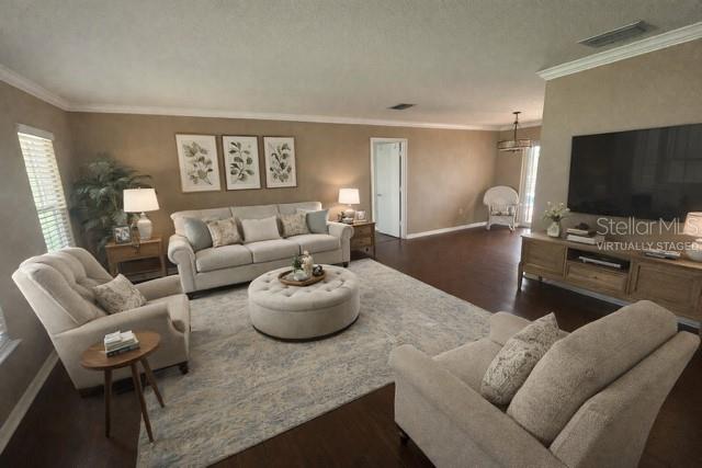 Image 11 of 27 For 9 Dover Drive