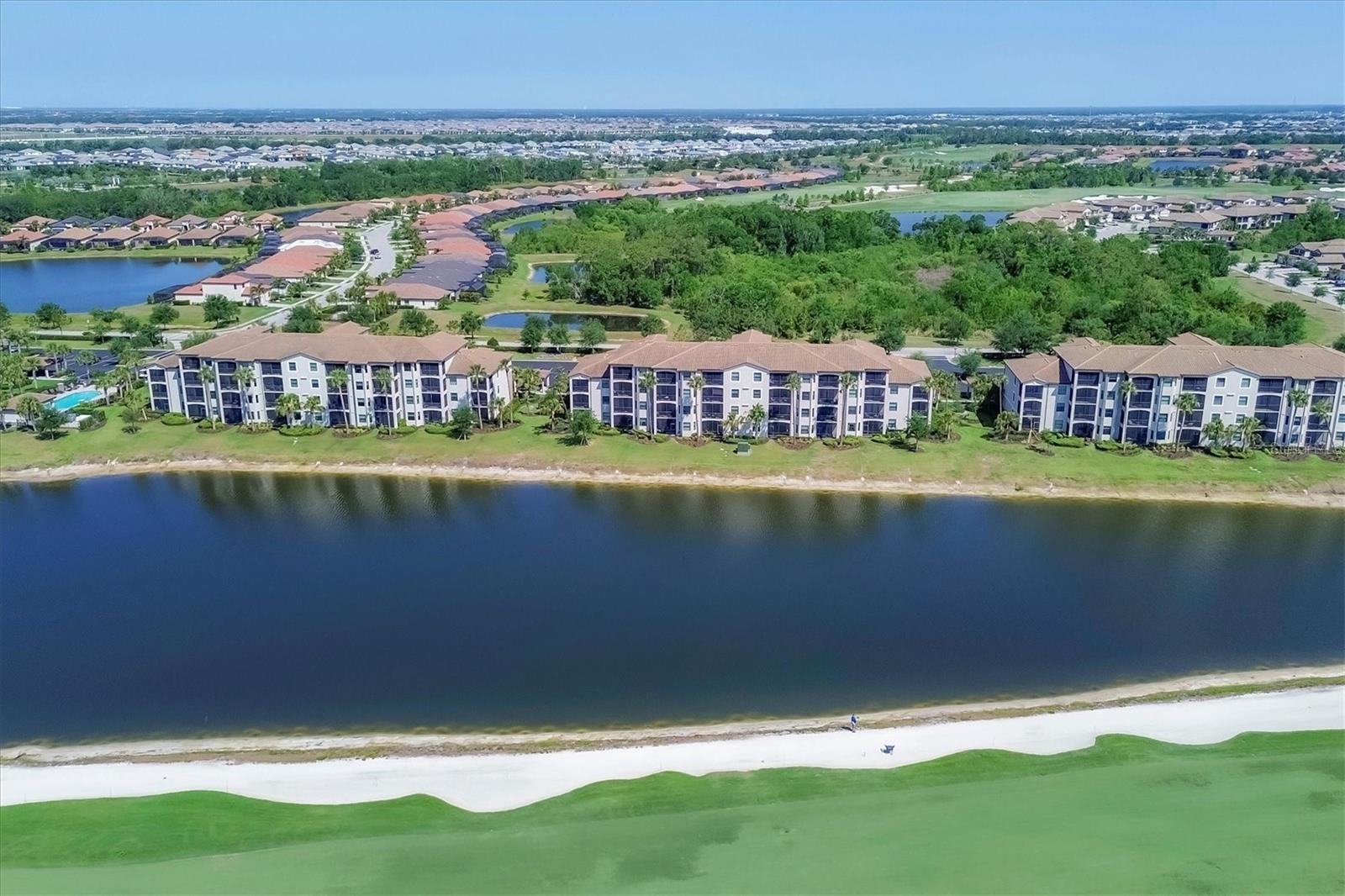 Image 22 of 61 For 17108 Vardon Terrace 105