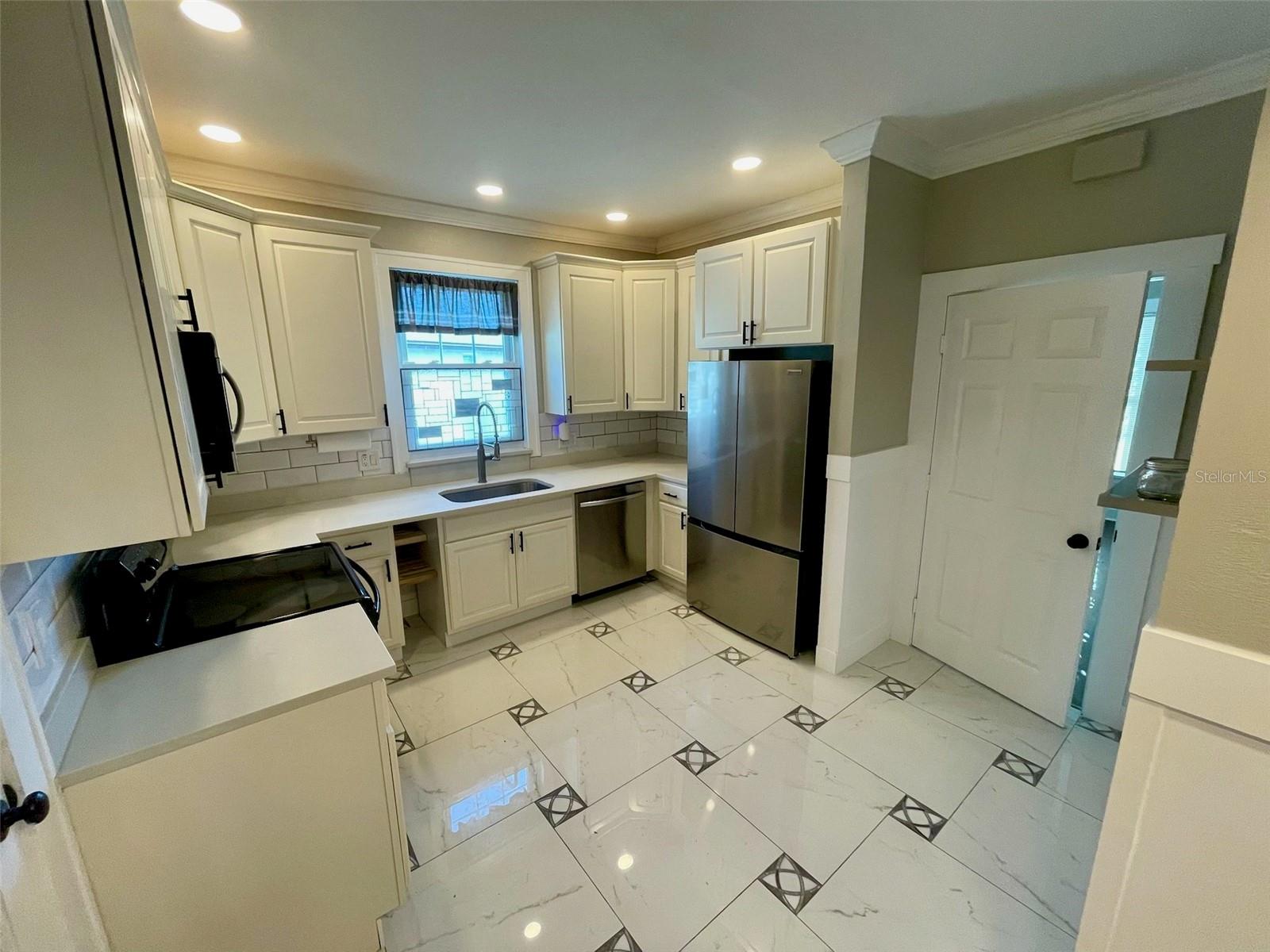 Image 3 of 53 For 3953 Arkansas Ave Ne