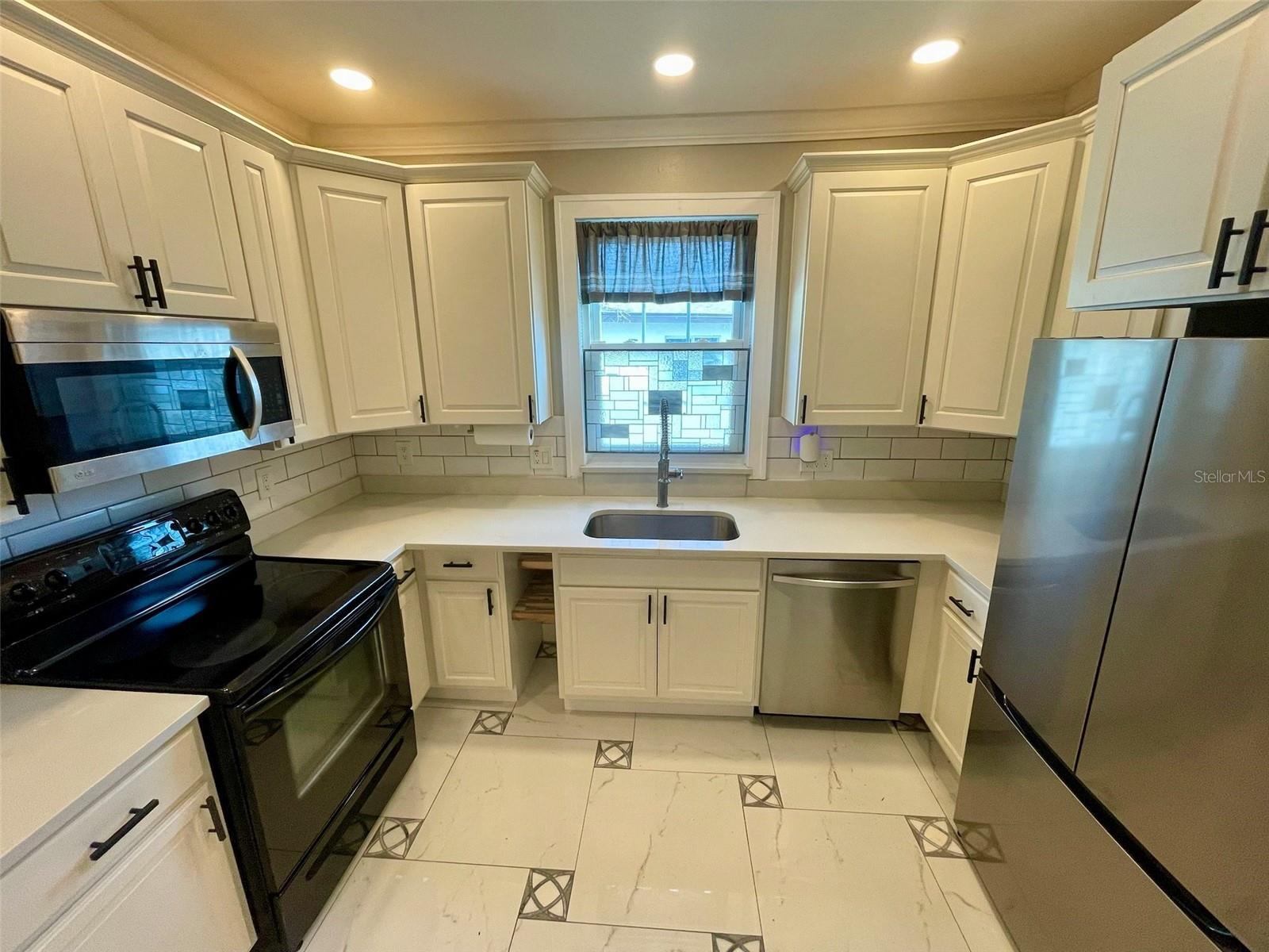 Image 5 of 53 For 3953 Arkansas Ave Ne