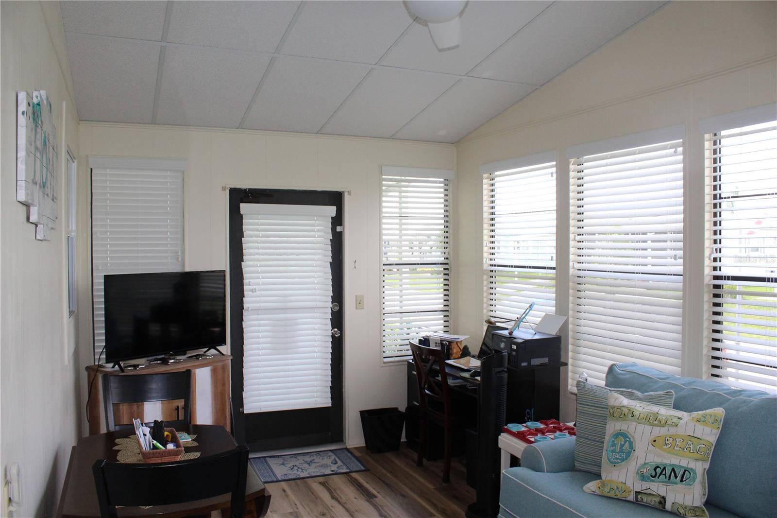 Image 6 of 30 For 4415 14th Street E