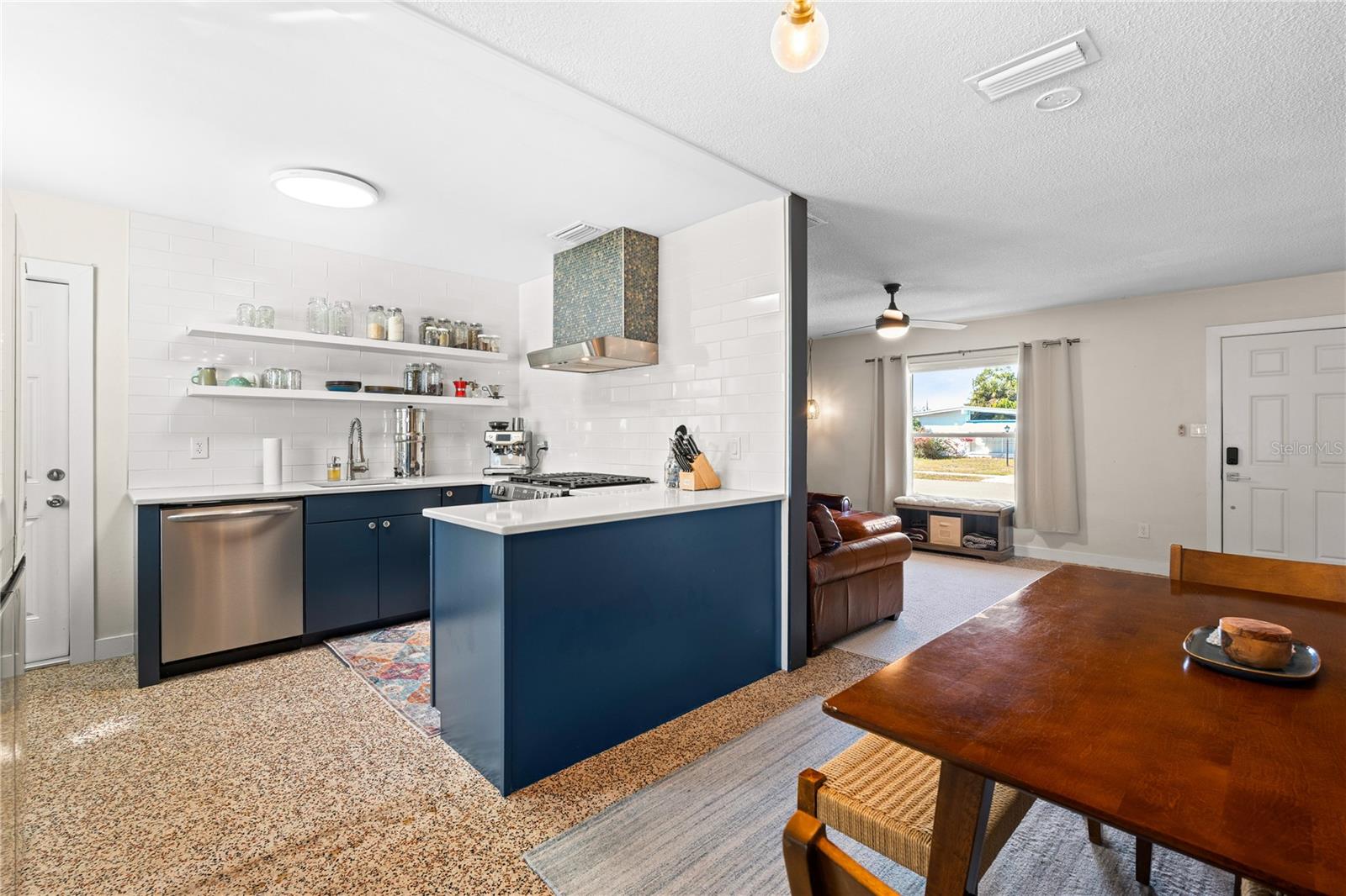 Image 14 of 54 For 6227 Columbia Drive