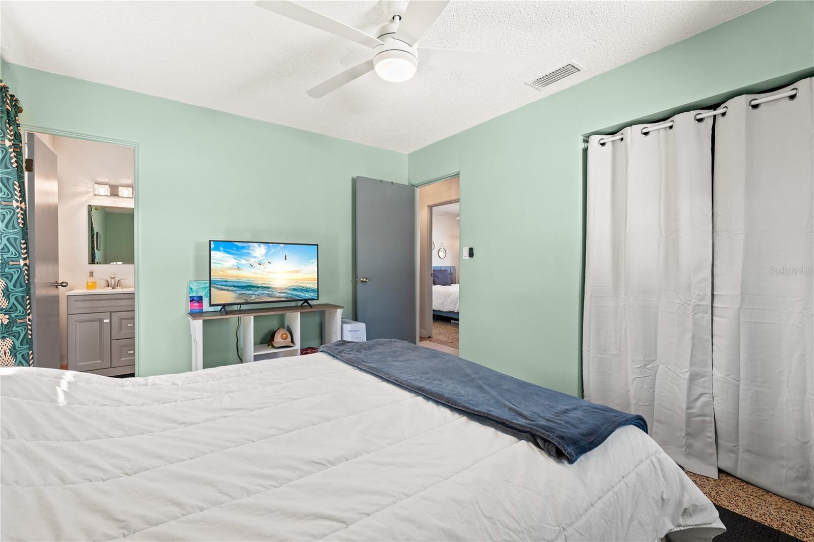 Image 22 of 54 For 6227 Columbia Drive