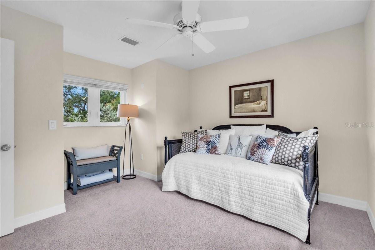 Image 19 of 33 For 1631 Worrington Street