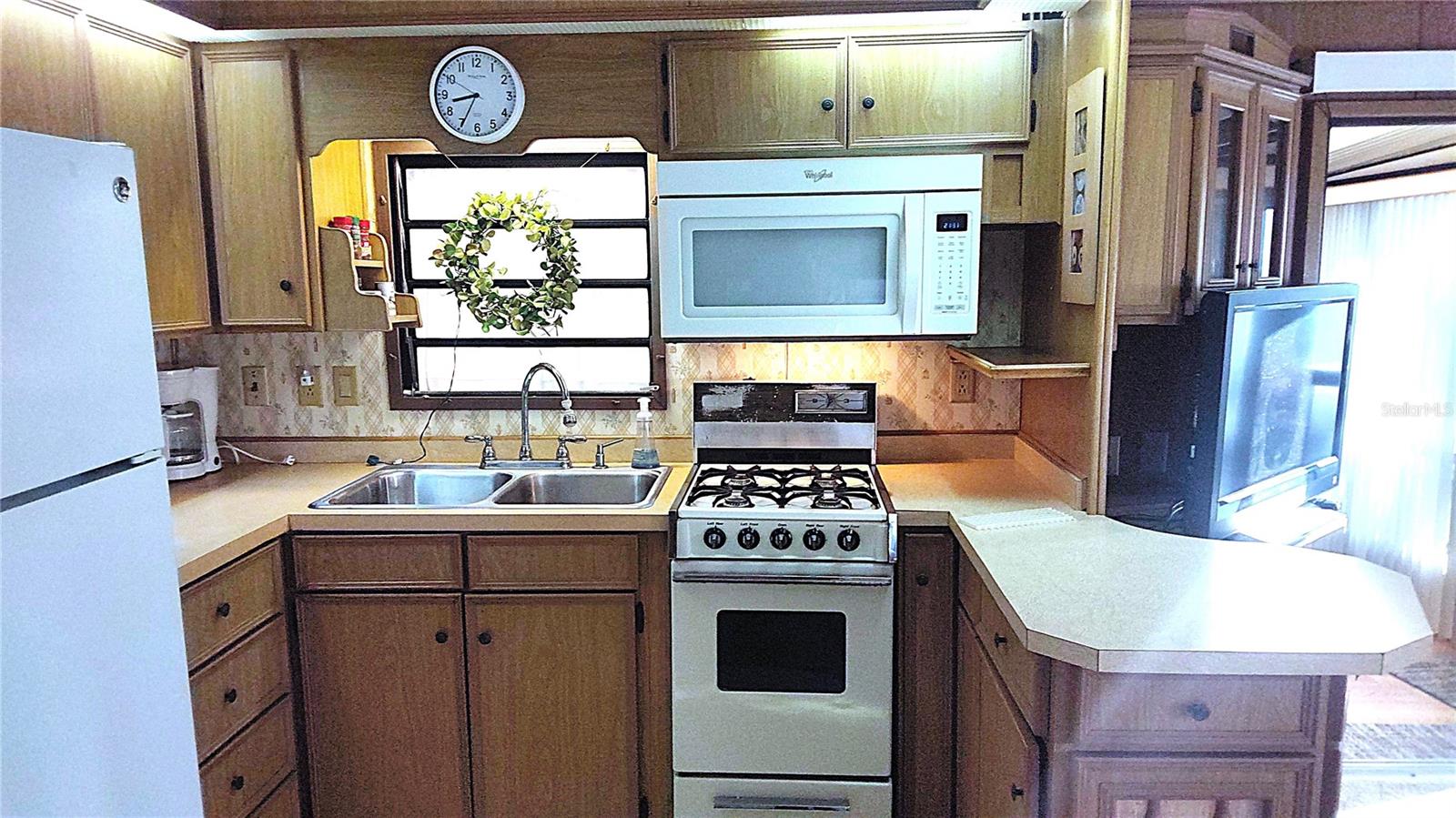 Image 7 of 16 For 3300 26th Avenue E 42