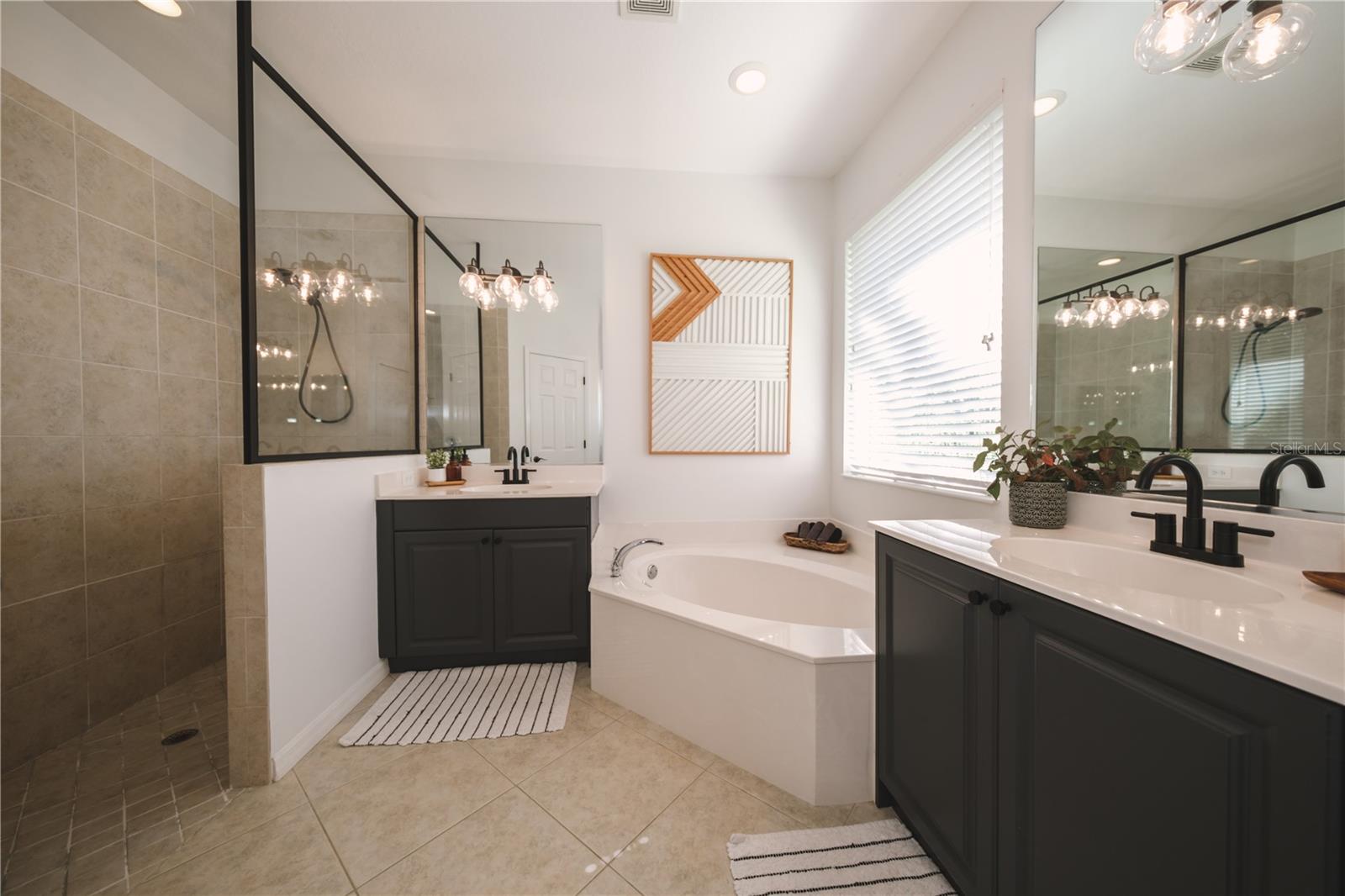 Image 24 of 46 For 5546 Whitehead Street