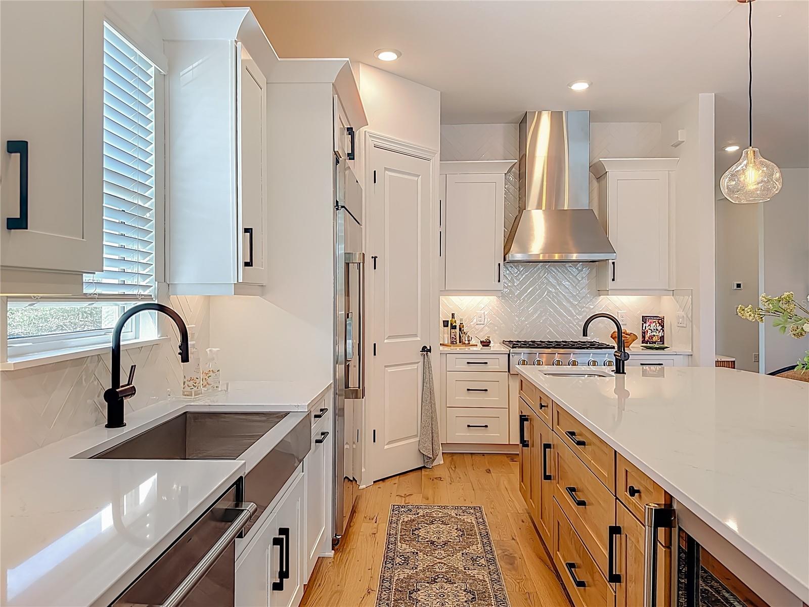 Image 18 of 88 For 16306 Isola Pl