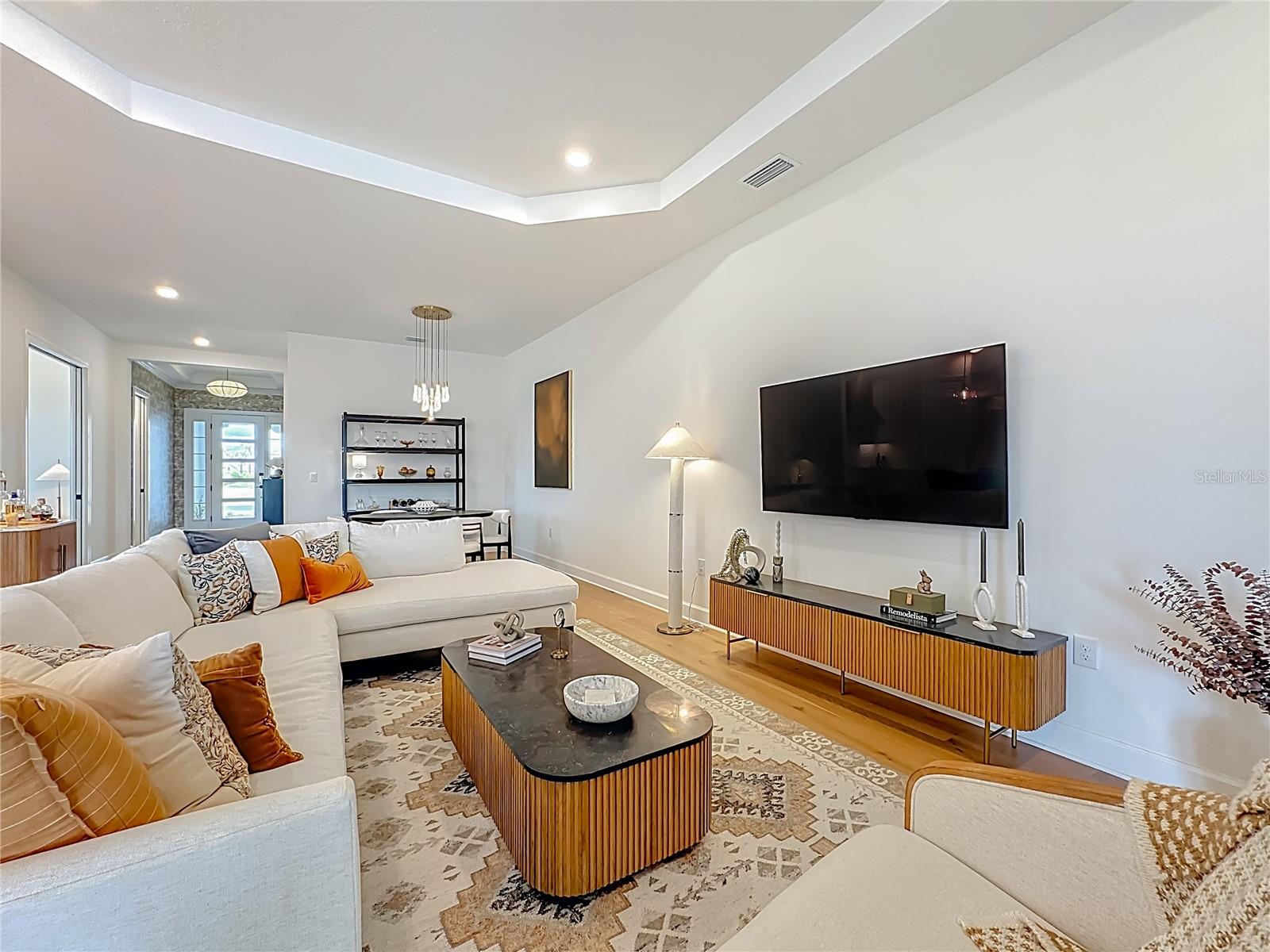 Image 23 of 88 For 16306 Isola Pl