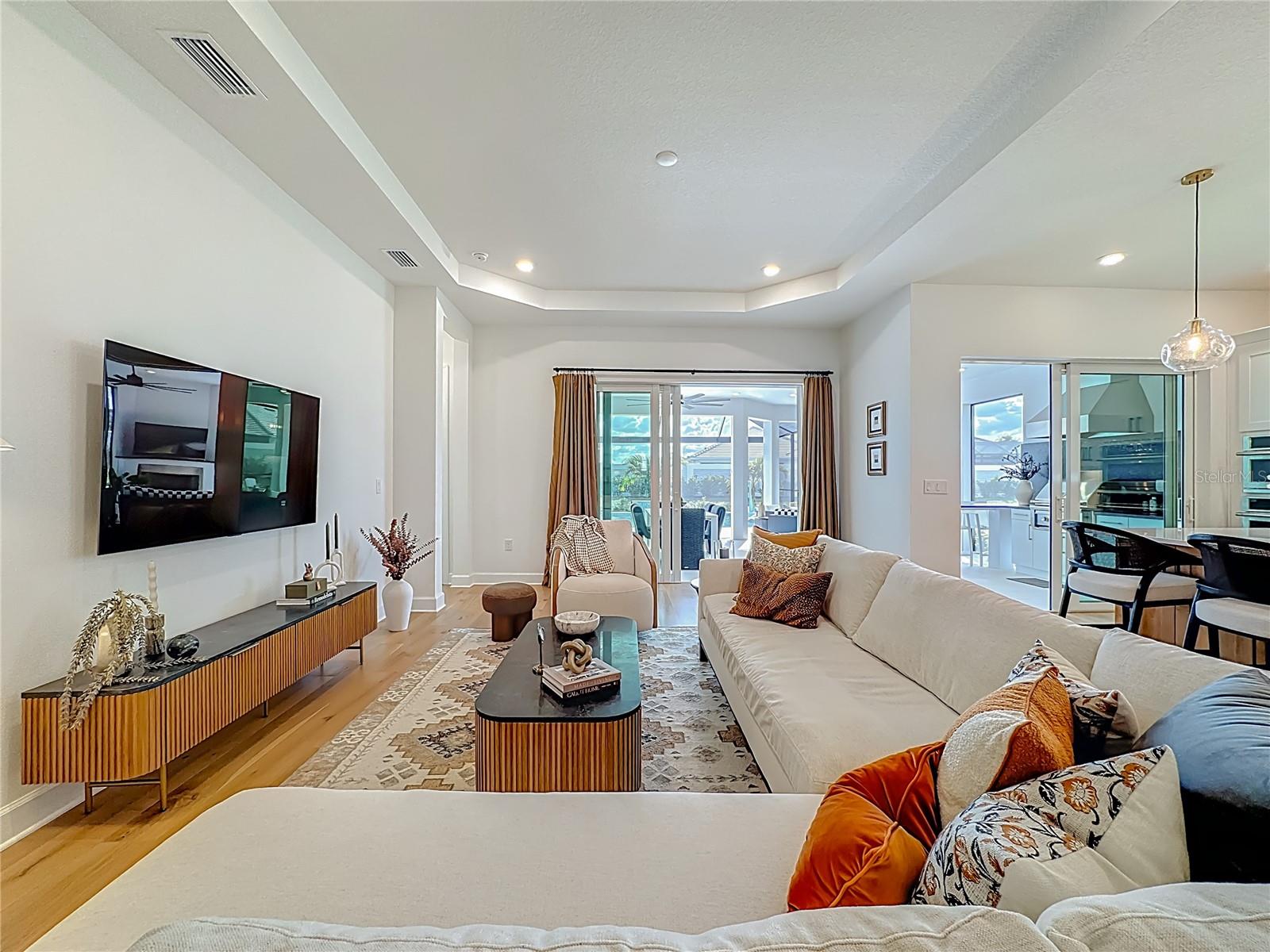 Image 26 of 88 For 16306 Isola Pl