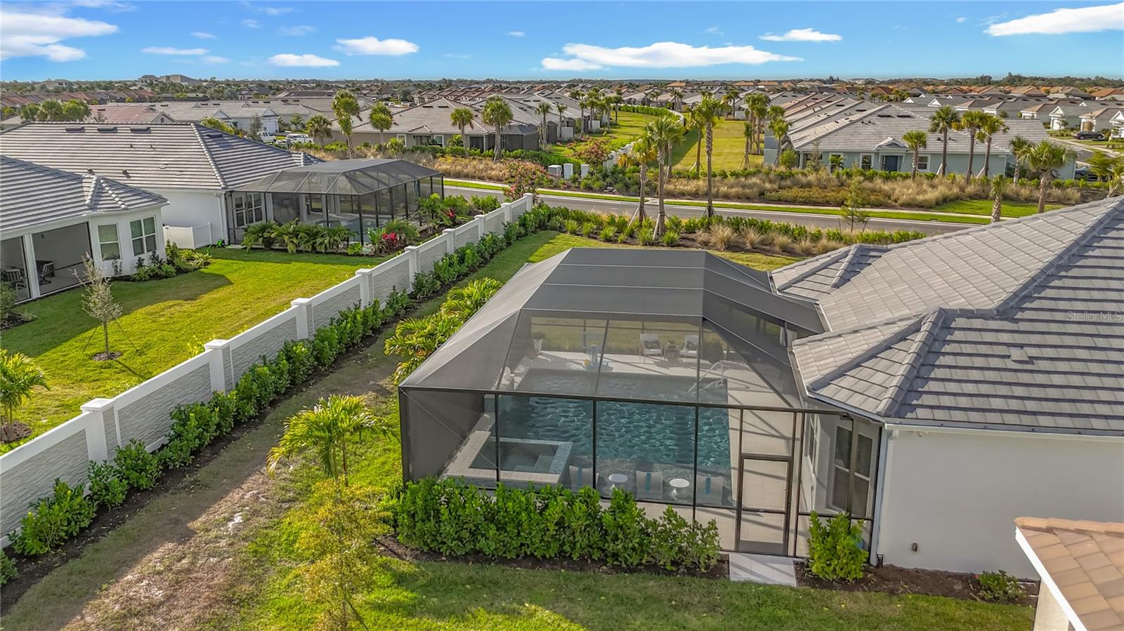 Image 80 of 88 For 16306 Isola Pl