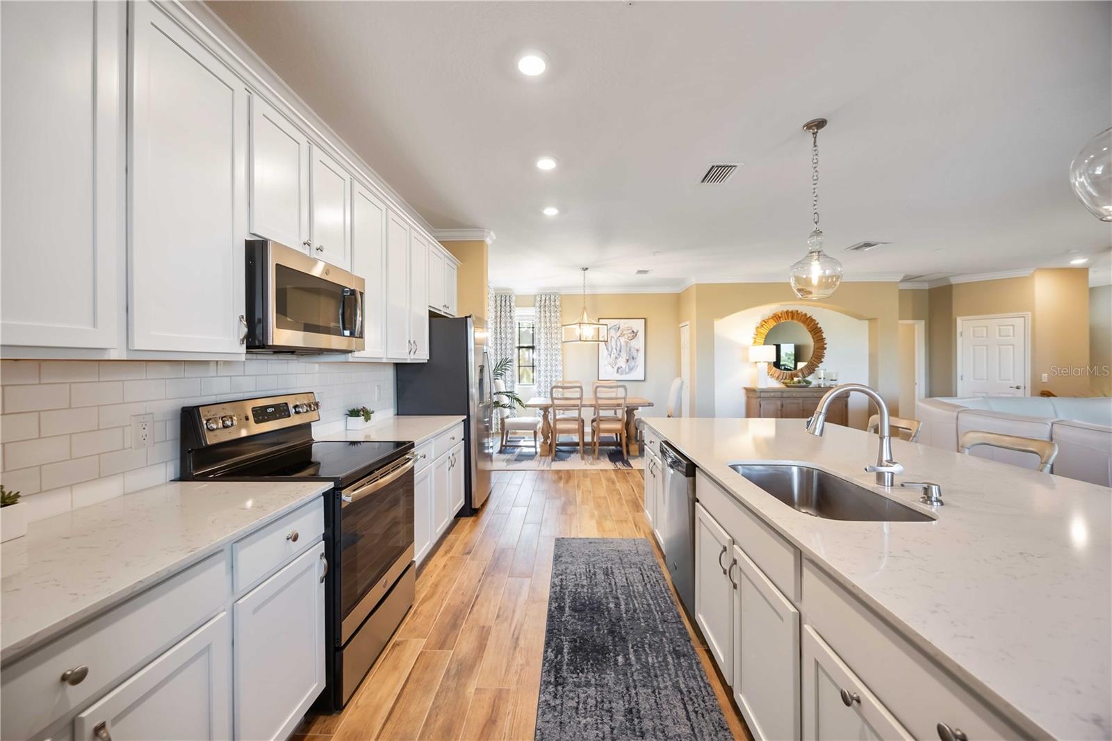 Image 20 of 92 For 10788 Tarflower Drive 202