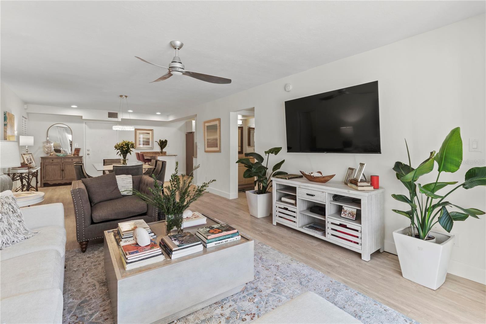 Image 15 of 48 For 1055 Peppertree Drive 102aa