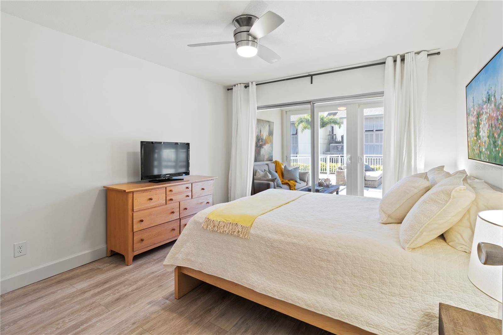 Image 25 of 48 For 1055 Peppertree Drive 102aa