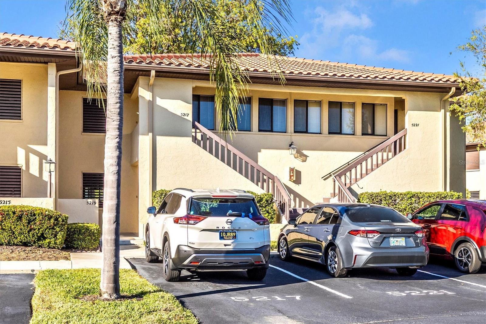 Image 11 of 65 For 5219 Lake Village Drive 21