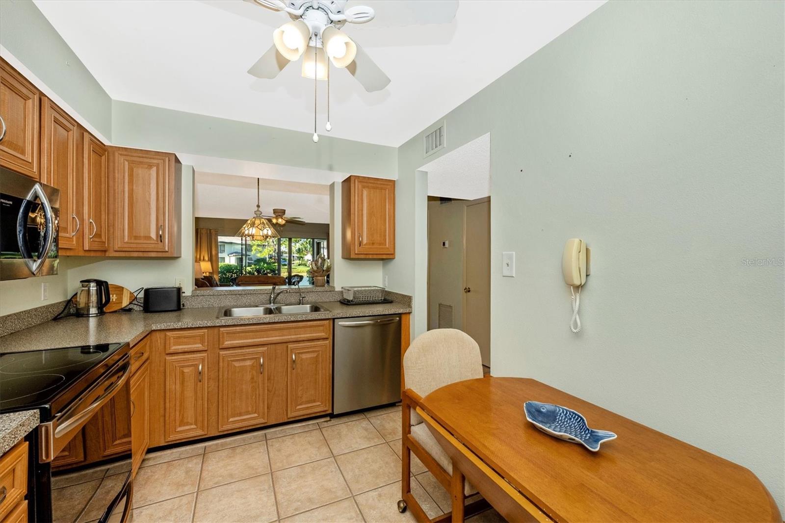 Image 14 of 65 For 5219 Lake Village Drive 21