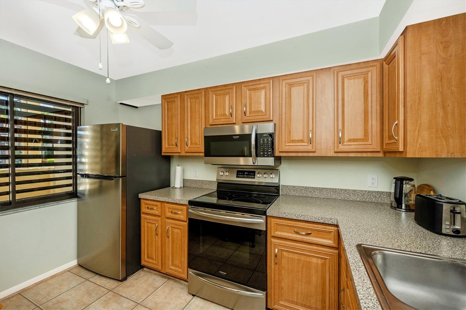 Image 17 of 65 For 5219 Lake Village Drive 21