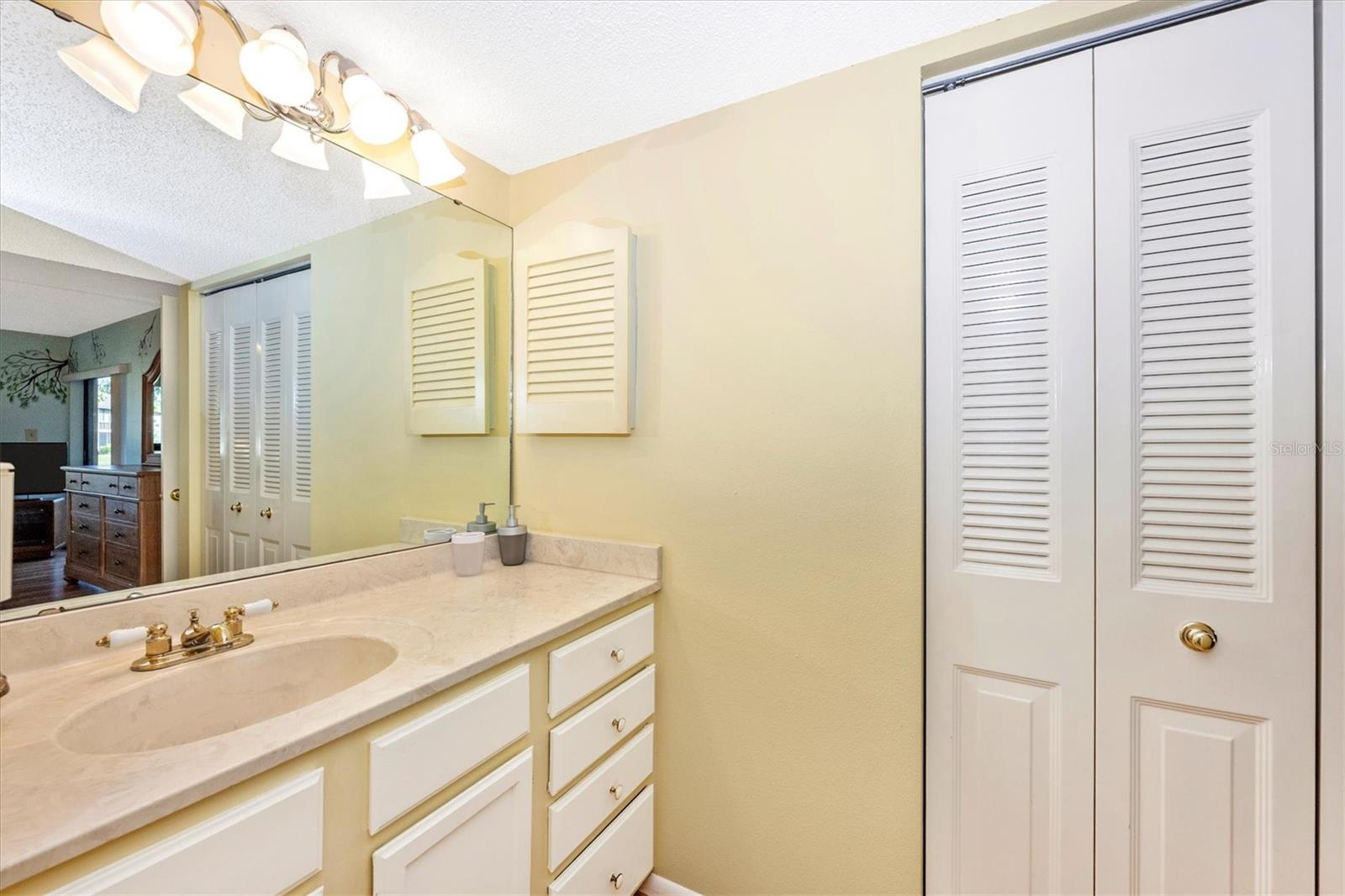 Image 27 of 65 For 5219 Lake Village Drive 21