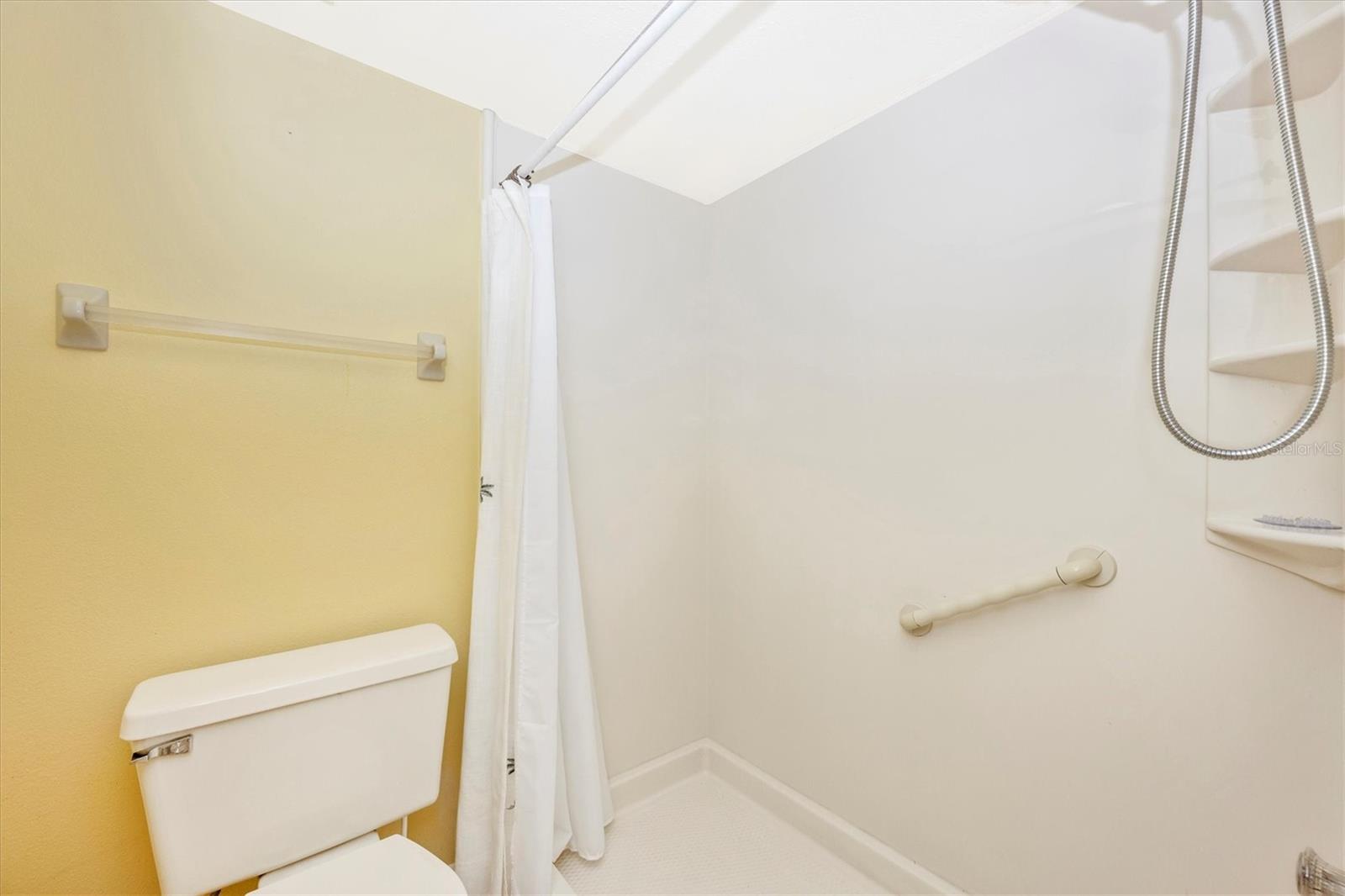 Image 28 of 65 For 5219 Lake Village Drive 21