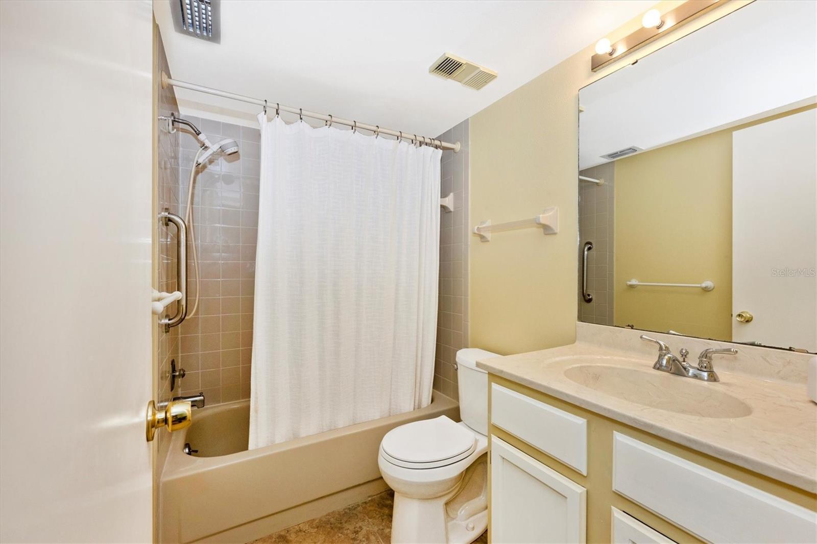 Image 32 of 65 For 5219 Lake Village Drive 21