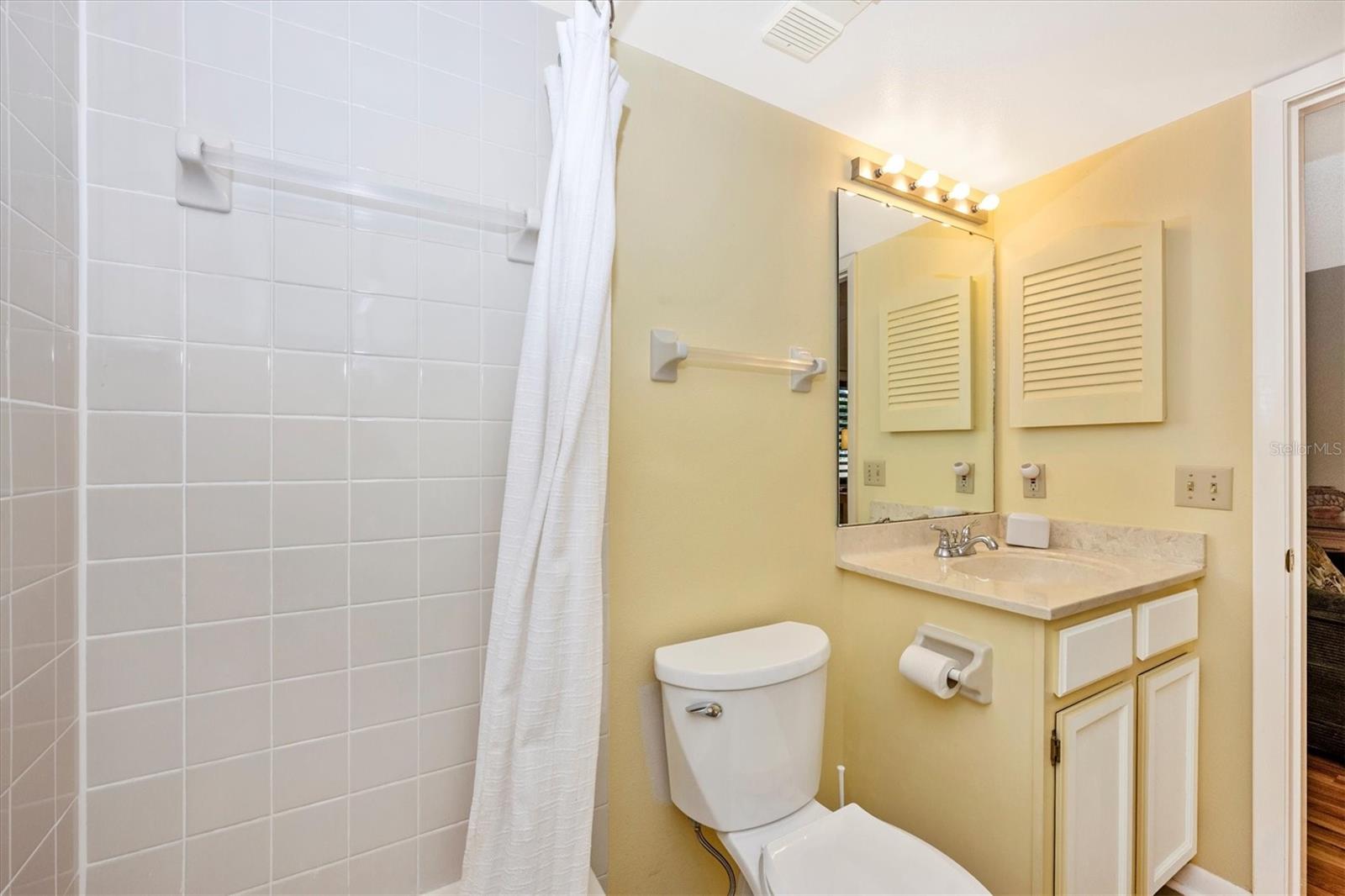 Image 33 of 65 For 5219 Lake Village Drive 21