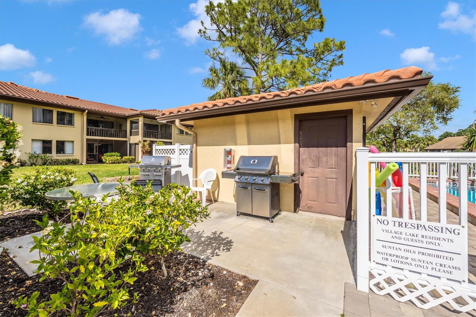 Image 9 of 65 For 5219 Lake Village Drive 21