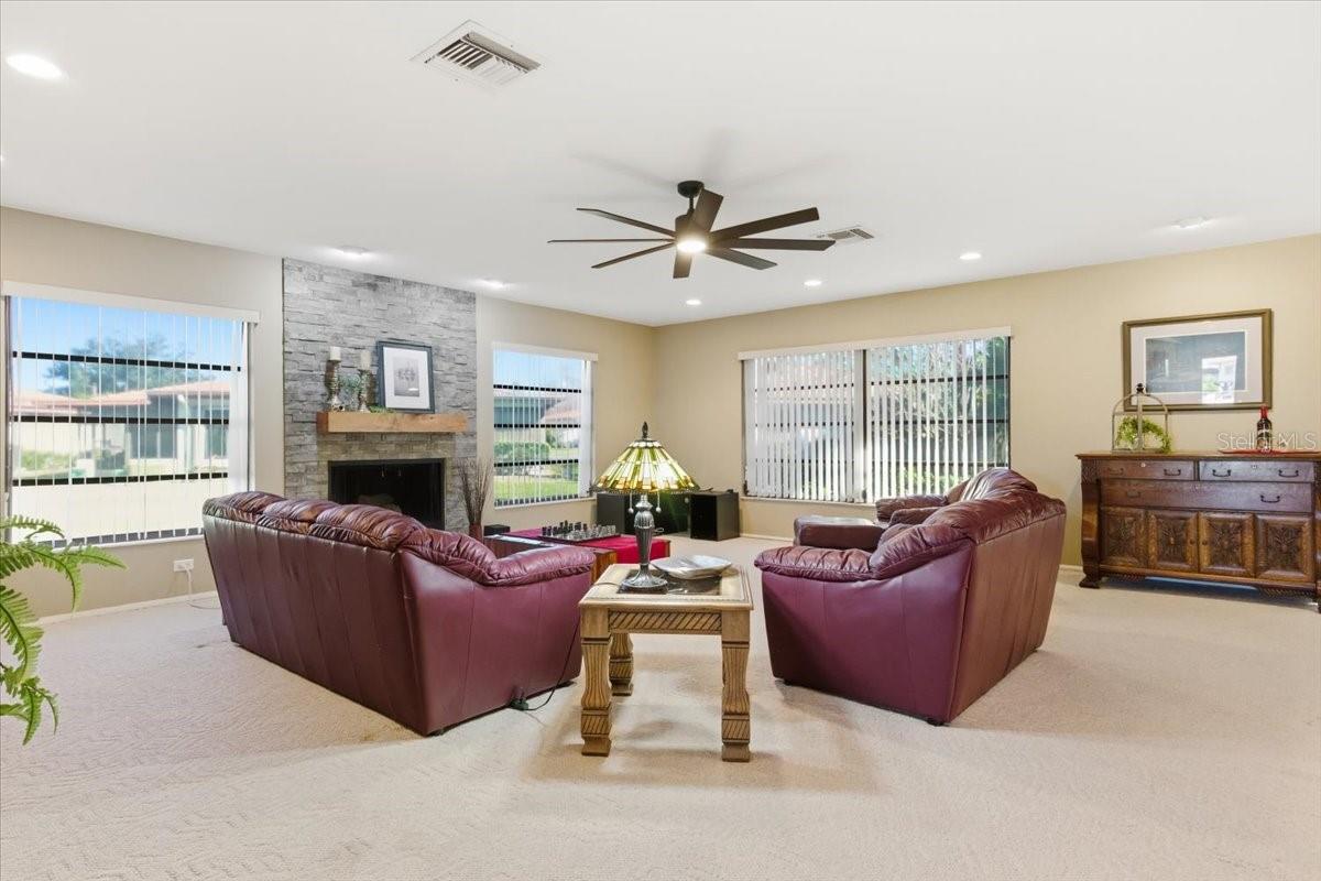 Image 11 of 48 For 771 Vivienda South Court 9