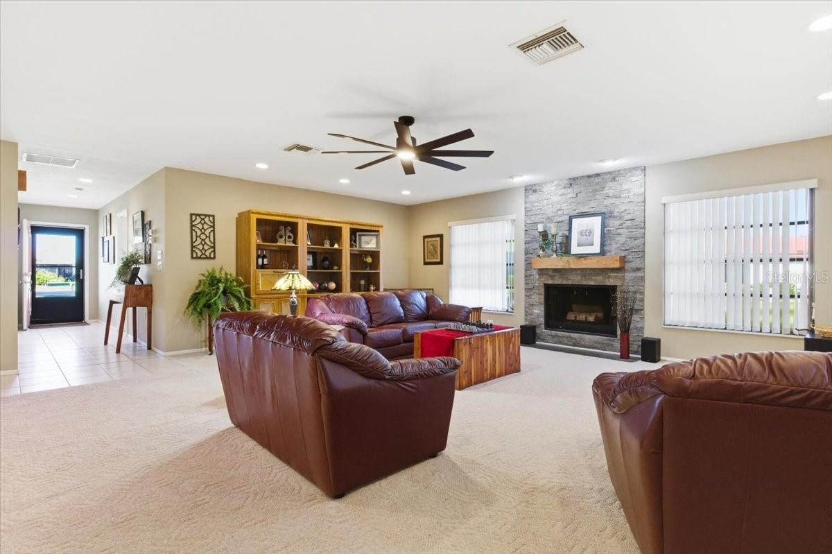 Image 12 of 48 For 771 Vivienda South Court 9