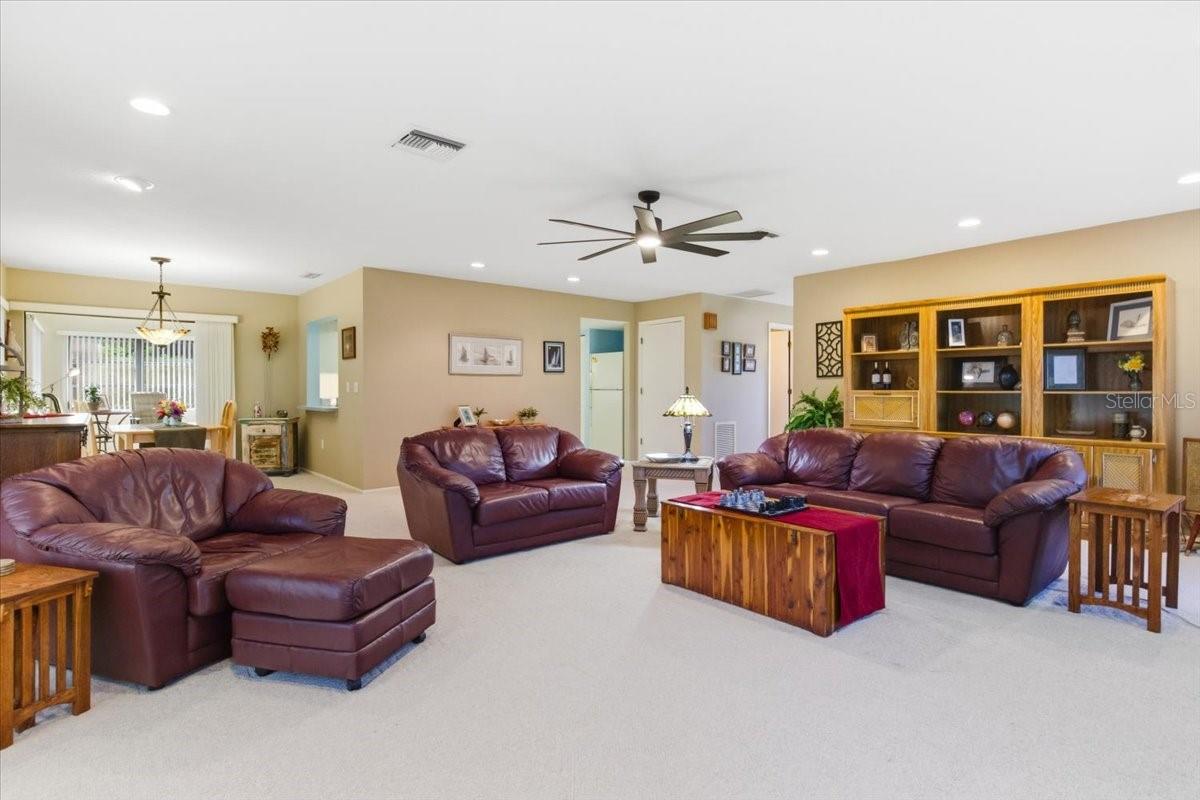 Image 14 of 48 For 771 Vivienda South Court 9