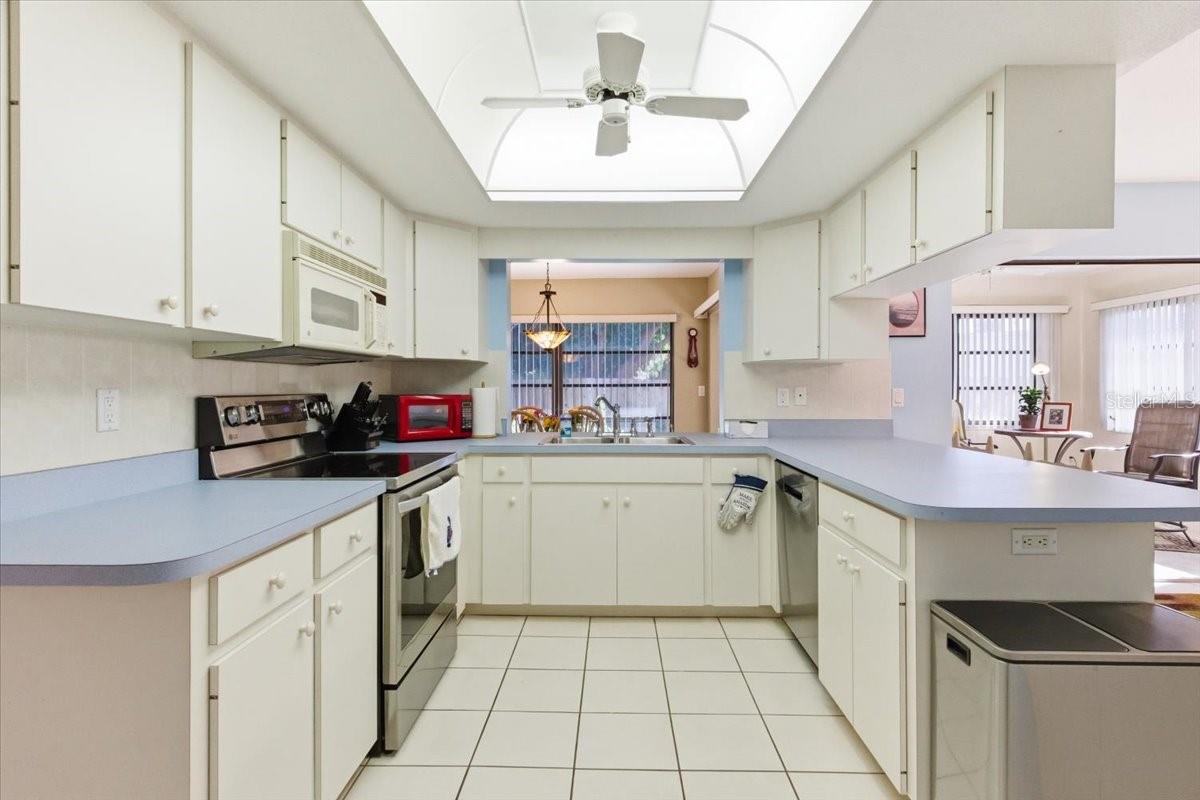 Image 18 of 48 For 771 Vivienda South Court 9