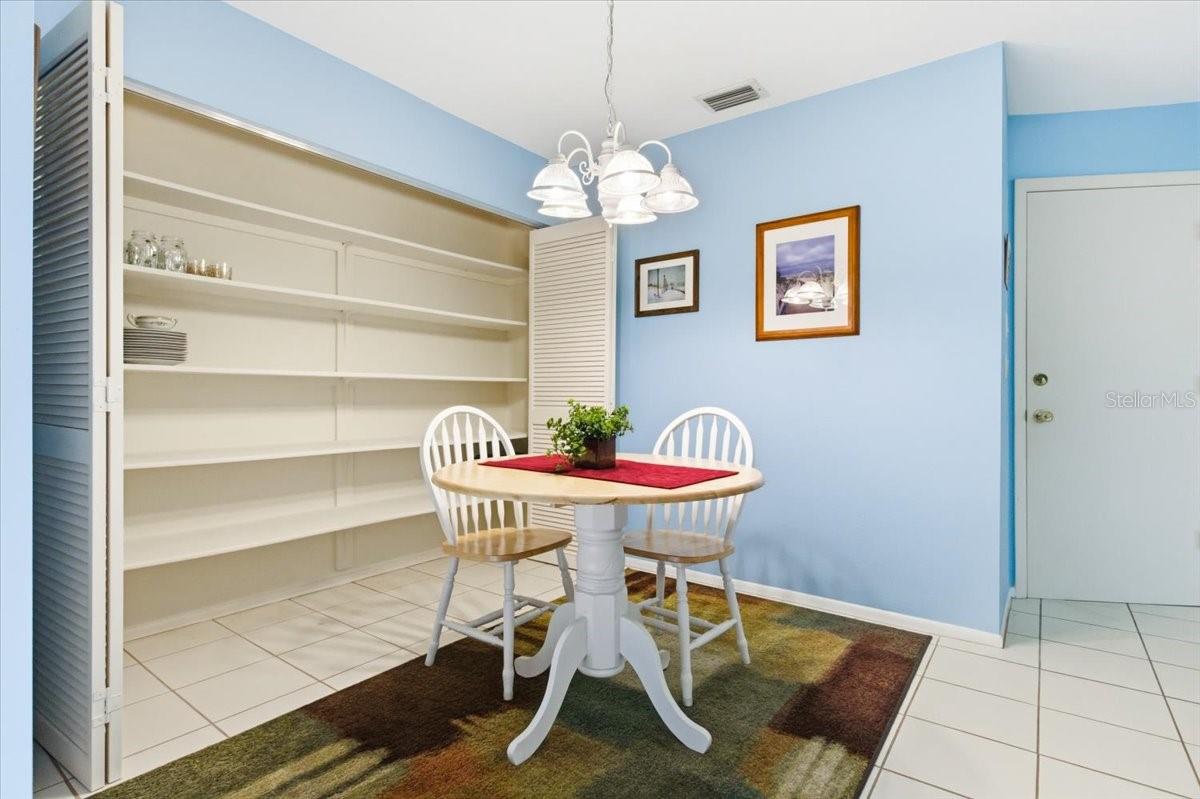 Image 23 of 48 For 771 Vivienda South Court 9