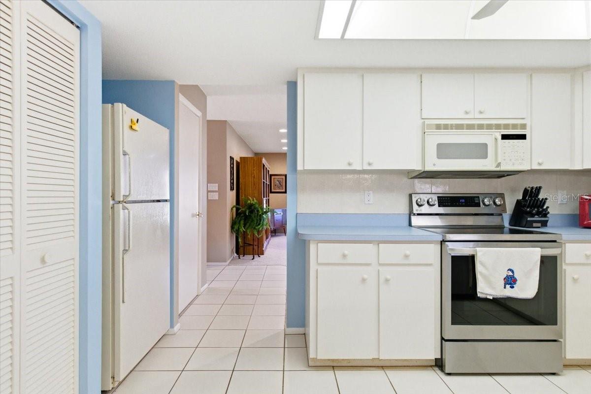 Image 27 of 48 For 771 Vivienda South Court 9