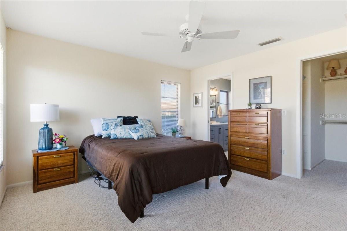 Image 31 of 48 For 771 Vivienda South Court 9