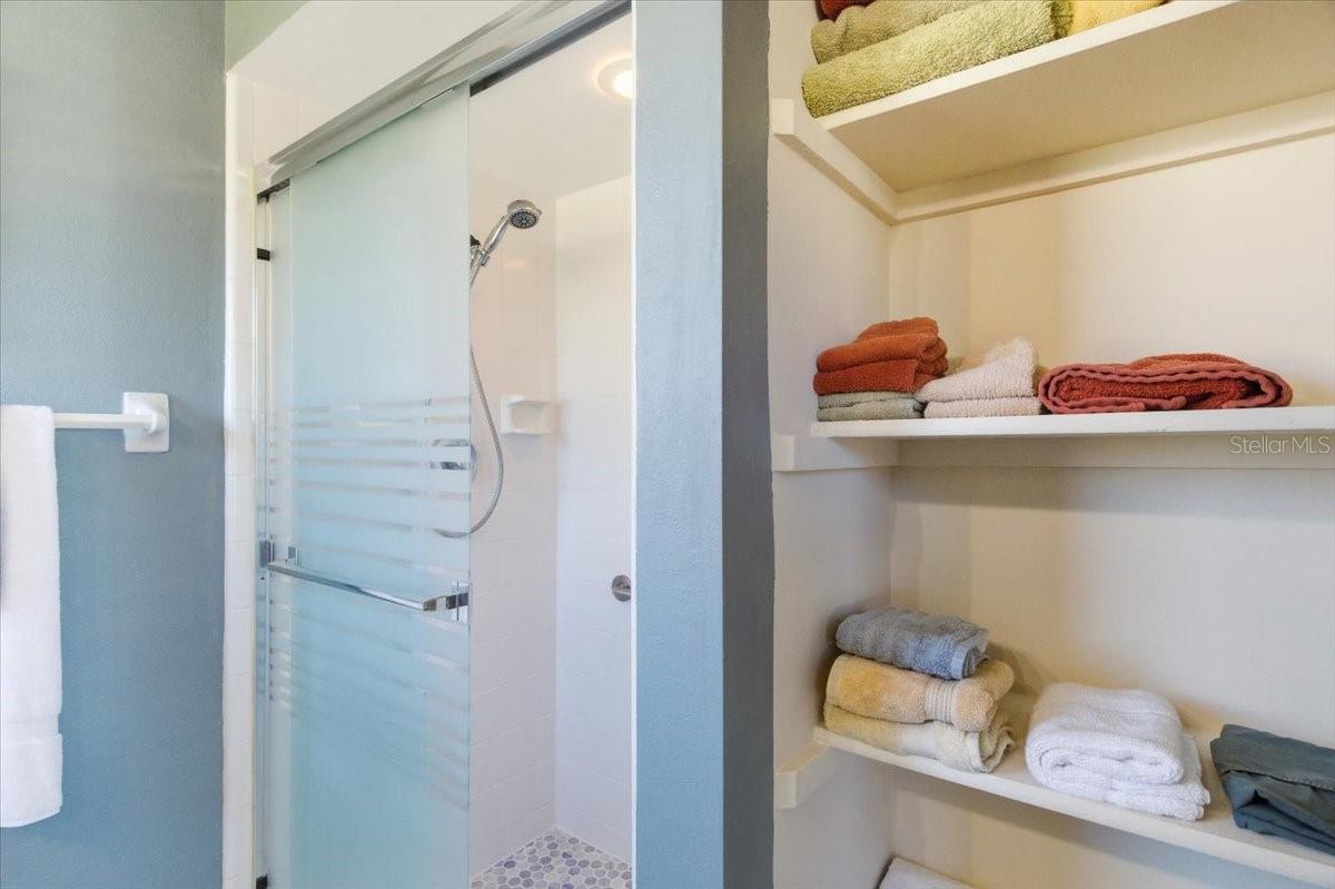 Image 33 of 48 For 771 Vivienda South Court 9