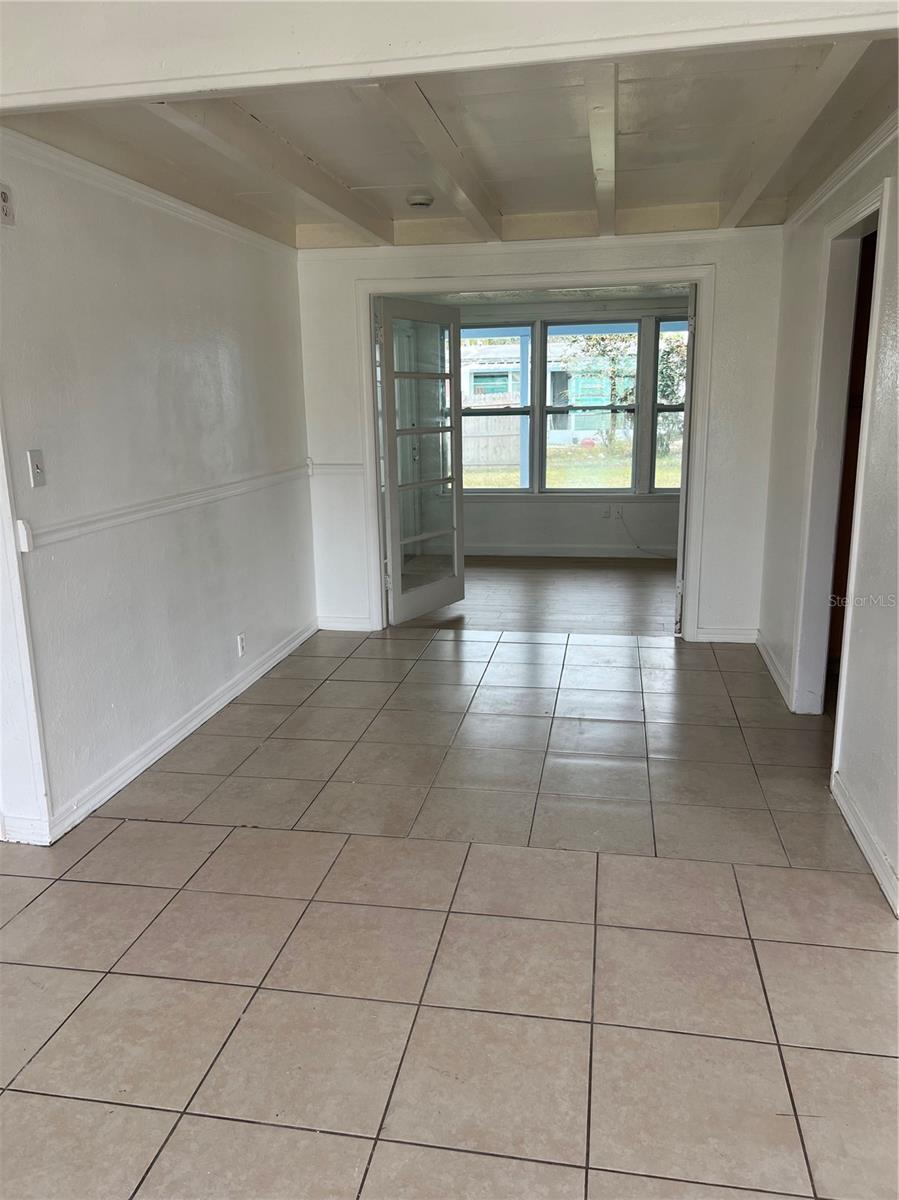 Image 5 of 17 For 2122 Shawnee Street