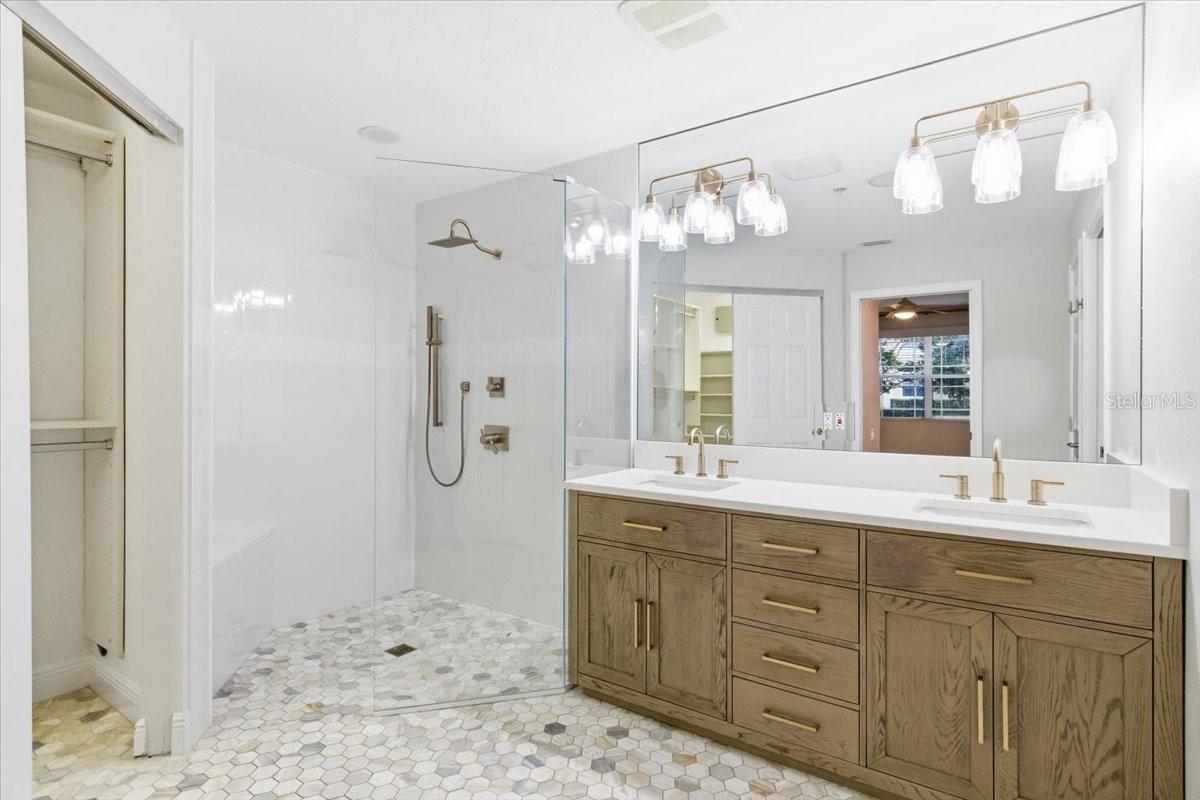 Image 28 of 48 For 6536 Moorings Point Circle 101