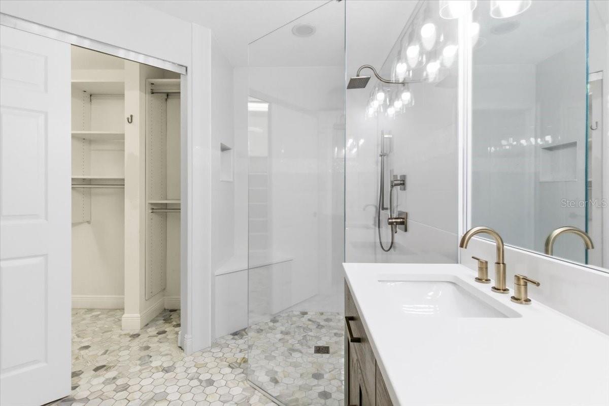 Image 30 of 48 For 6536 Moorings Point Circle 101