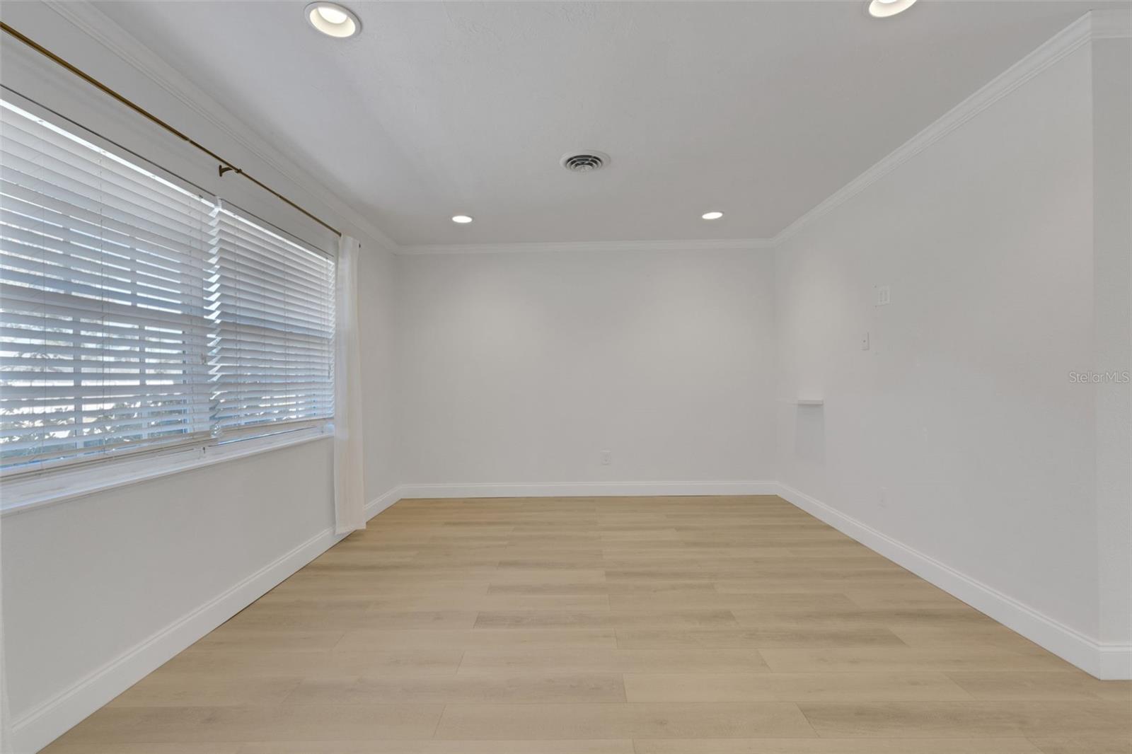 Image 8 of 54 For 3856 Tarpon Road