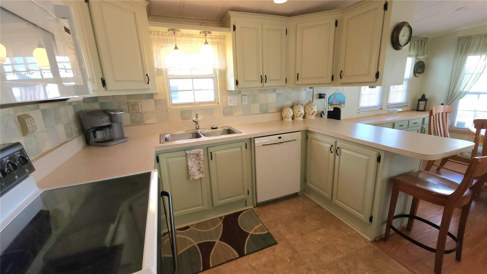 Image 9 of 49 For 3333 26th Avenue E 1199