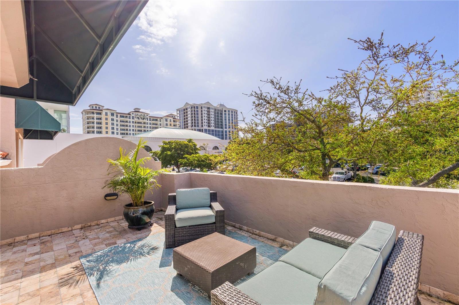 Image 26 of 37 For 200 Cocoanut Avenue 5