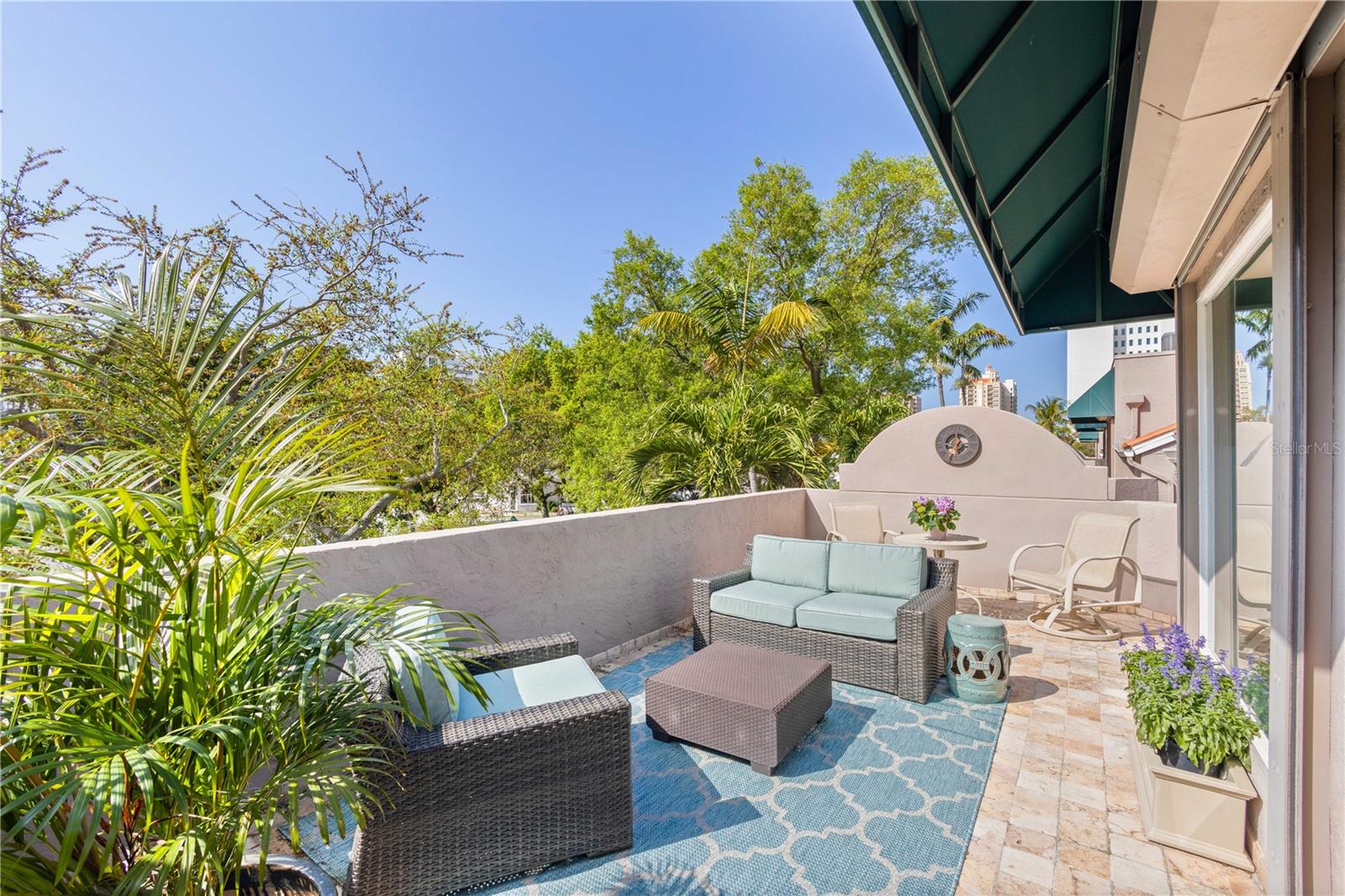 Image 27 of 37 For 200 Cocoanut Avenue 5