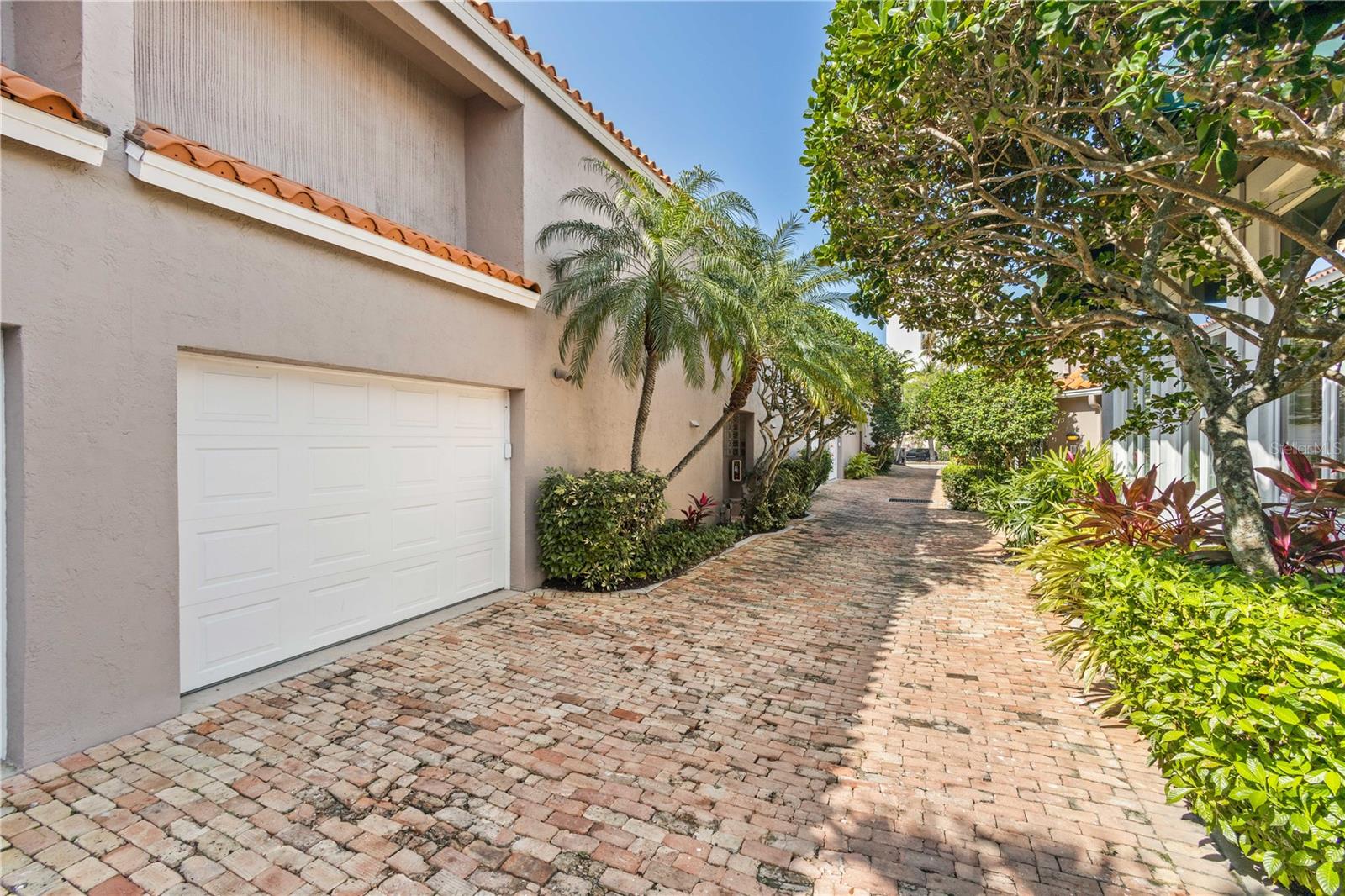 Image 30 of 37 For 200 Cocoanut Avenue 5