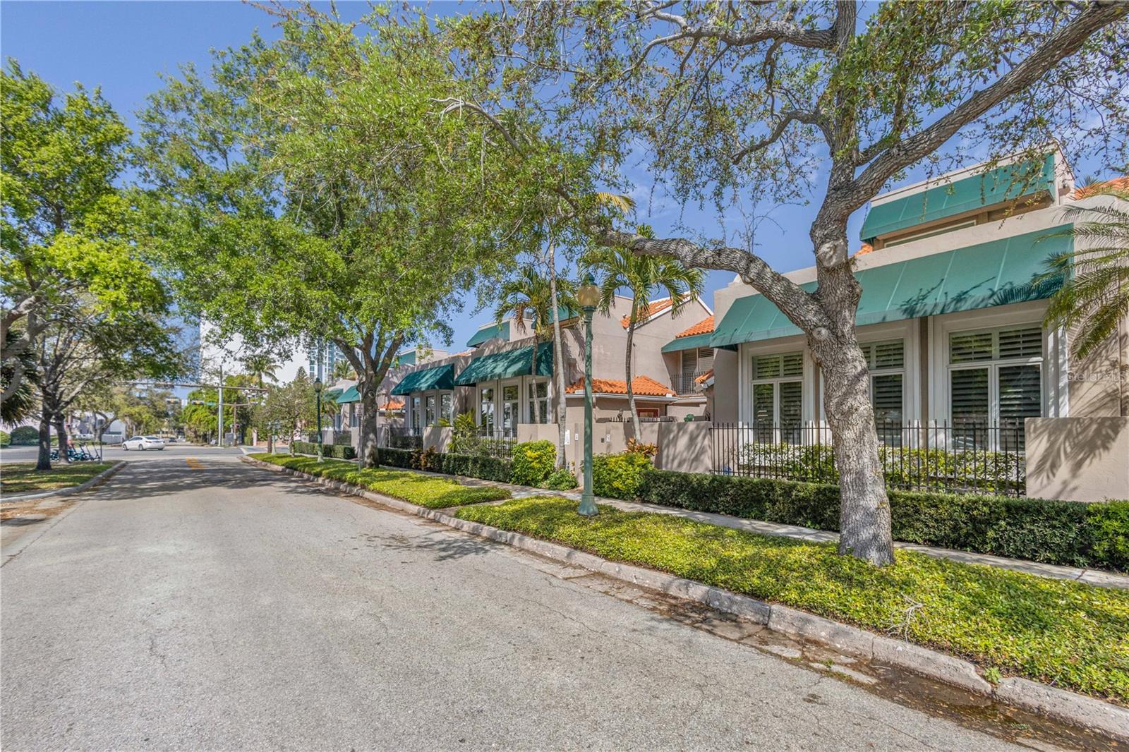 Image 34 of 37 For 200 Cocoanut Avenue 5