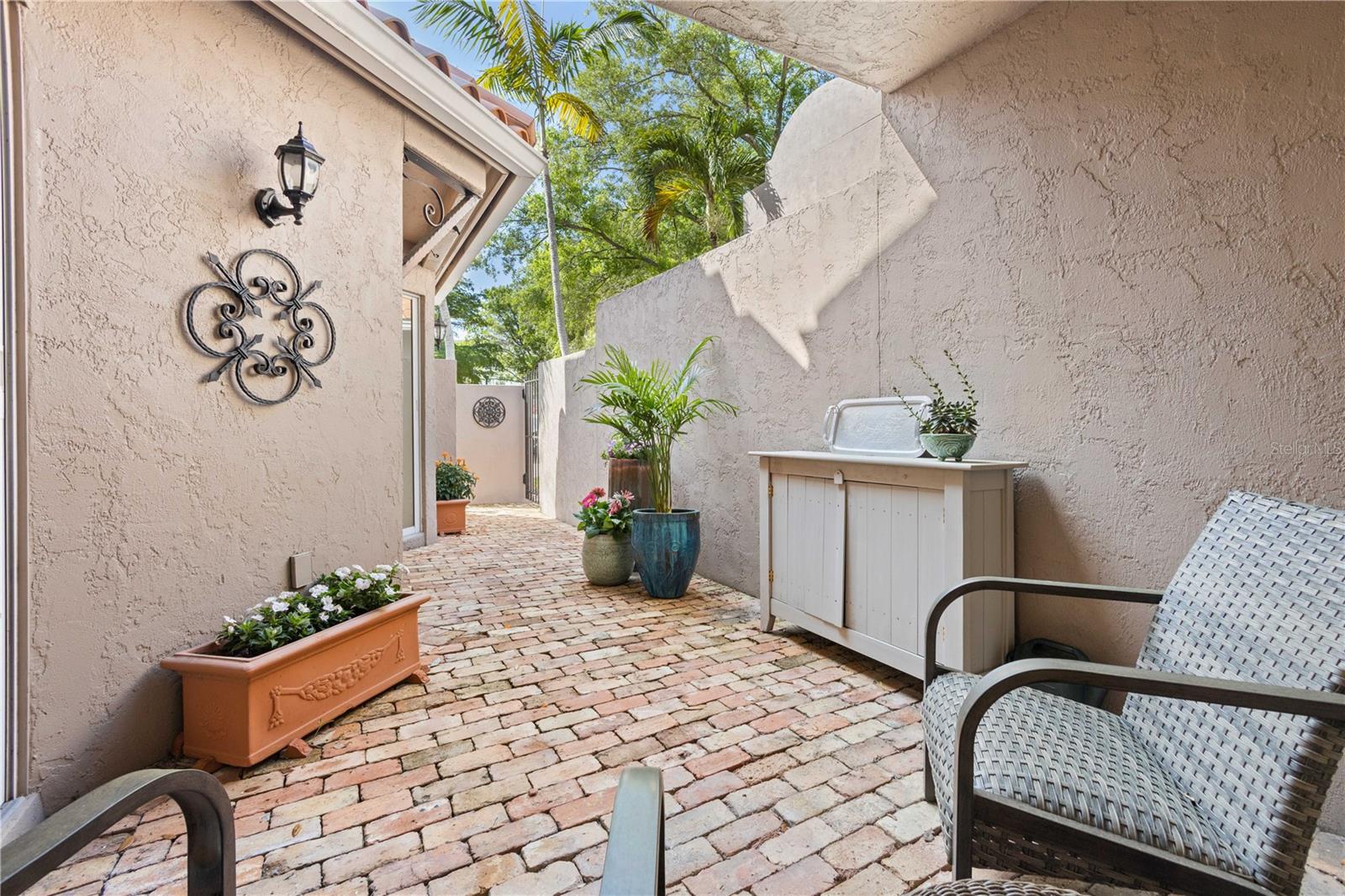 Image 4 of 37 For 200 Cocoanut Avenue 5