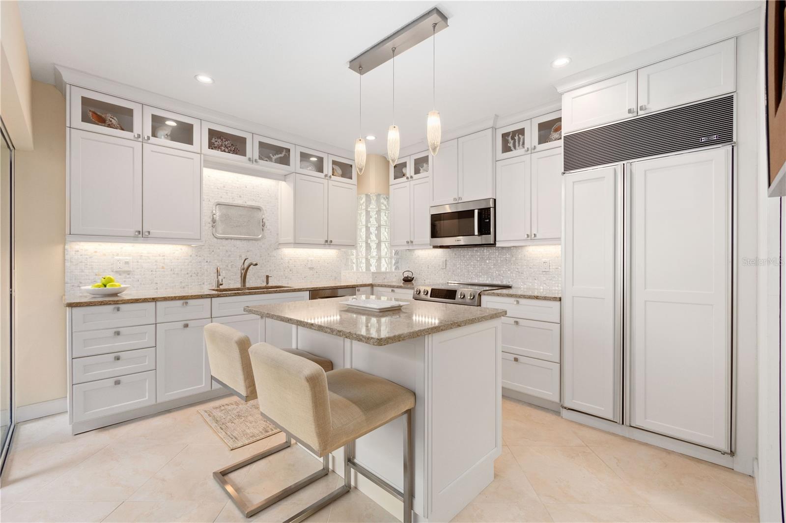 Image 7 of 37 For 200 Cocoanut Avenue 5