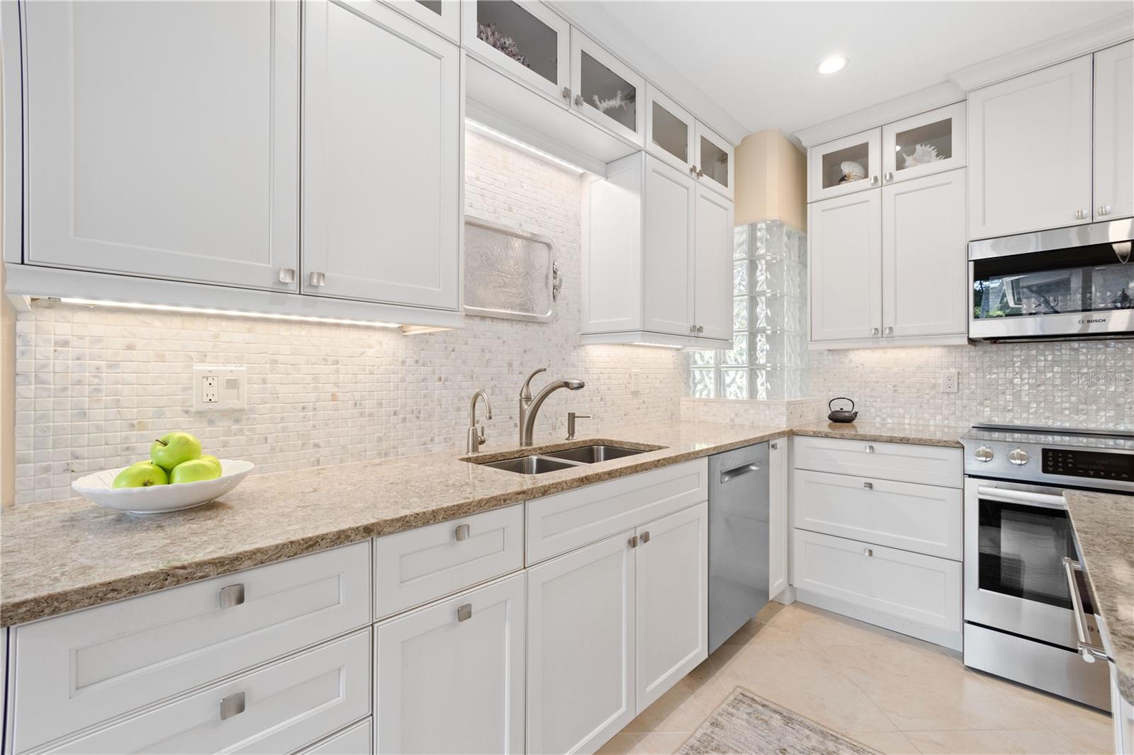 Image 9 of 37 For 200 Cocoanut Avenue 5