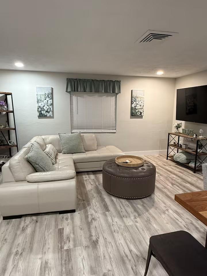 Image 7 of 40 For 3174 Jennings Drive