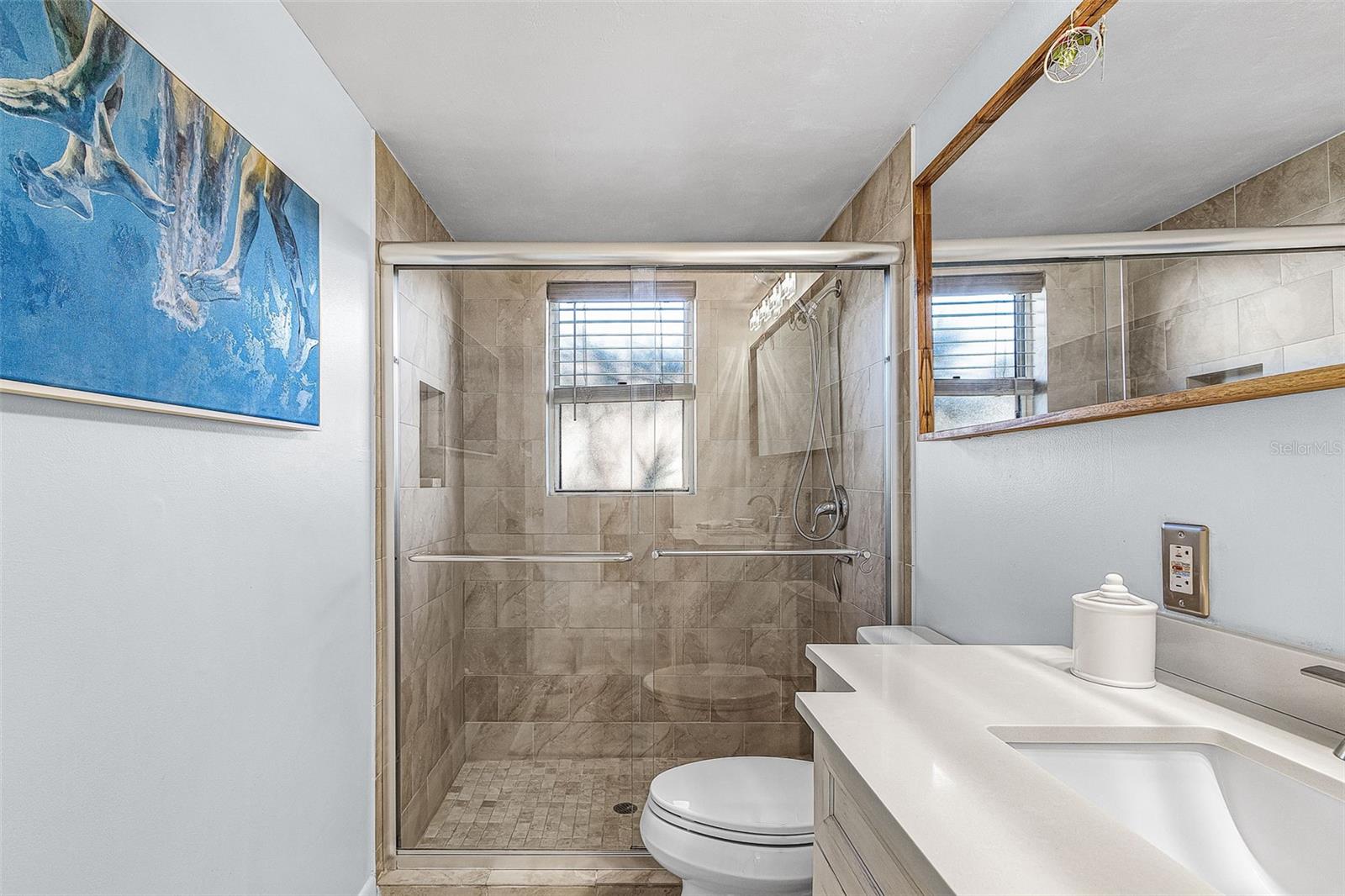 Listing photo id 14 for 3831 11th Place 101