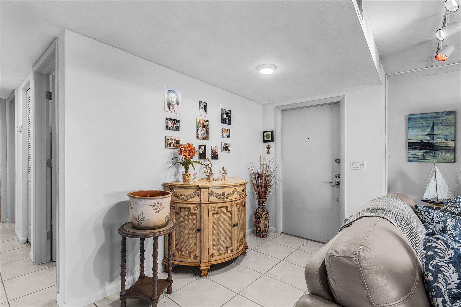 Listing photo id 1 for 3831 11th Place 101